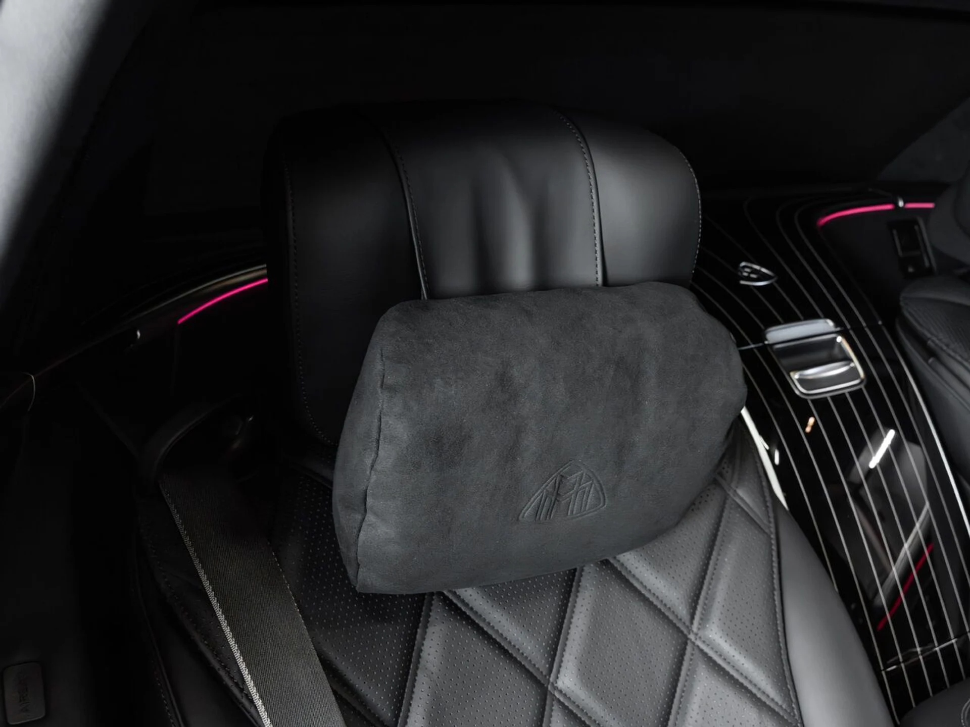 mph115_4058721841_mercedes_benz_s_class_2023_975ac7b3e4