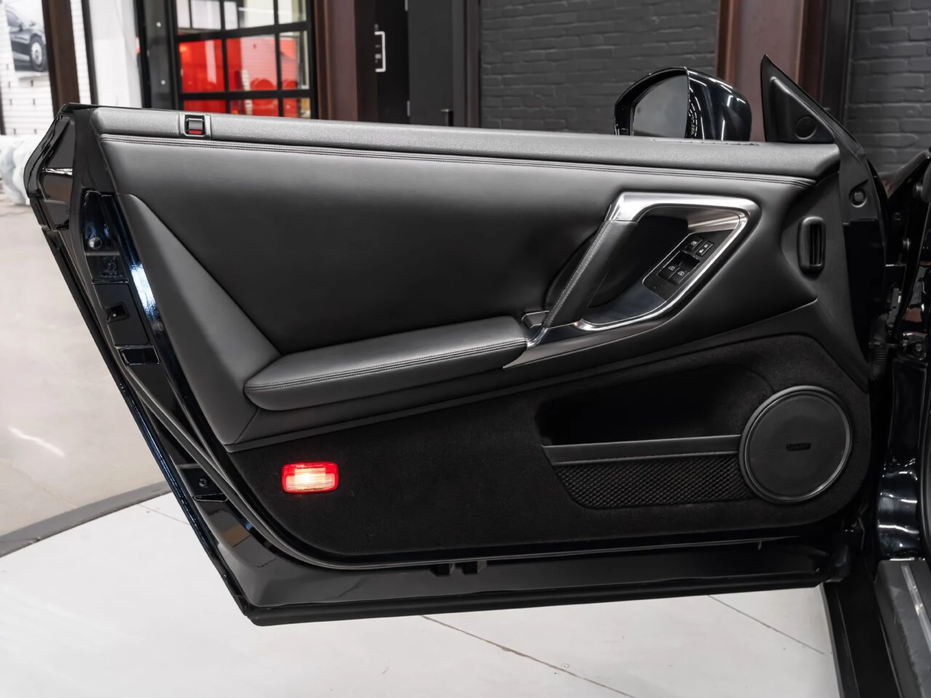 mph115_45646761_nissan_gt_r_2009_1854684c96