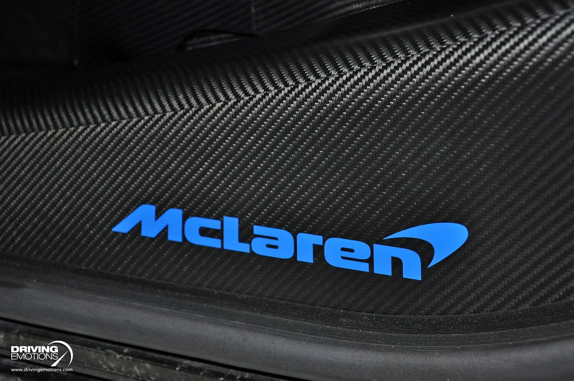 mph115_780232311_683_p116_l_d38f9867ee