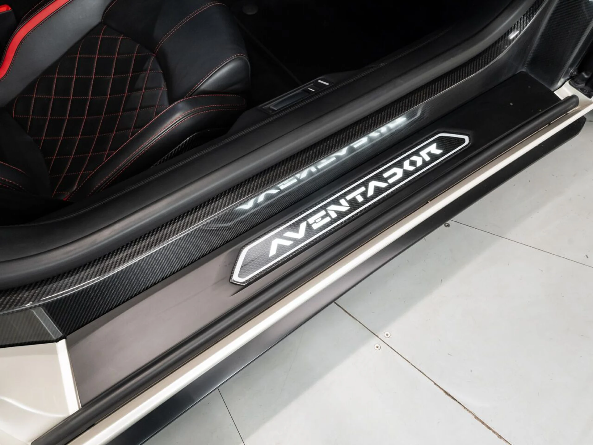 mph116_1125155374_lamborghini_aventador_2017_a99da5b462