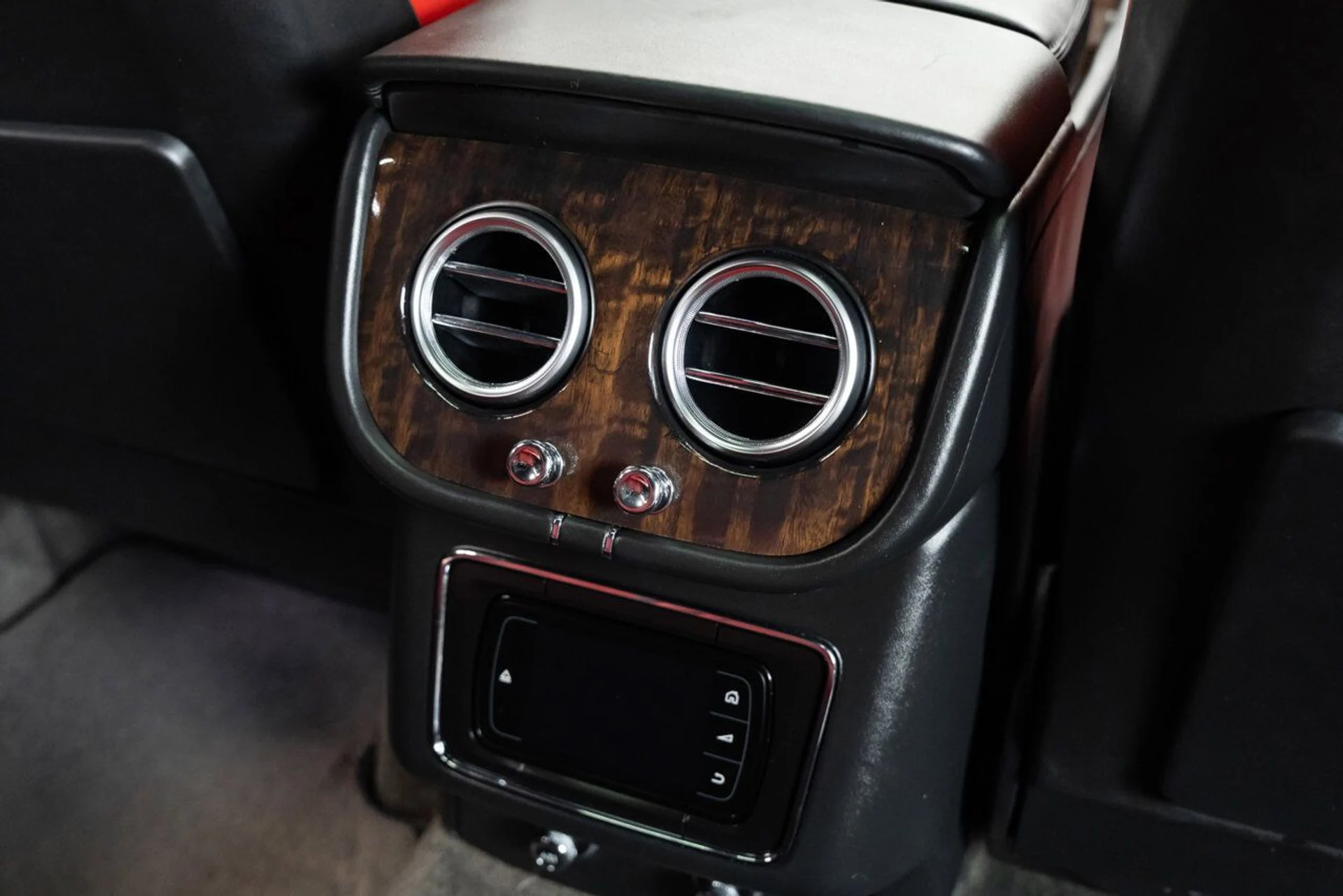 mph116_143741081_bentley_bentayga_2019_e4c2a20e1c