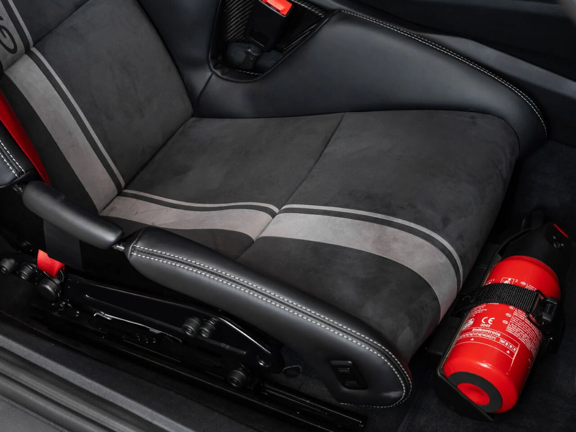 mph116_2948007020_porsche_911_2018_2ba9c144c6