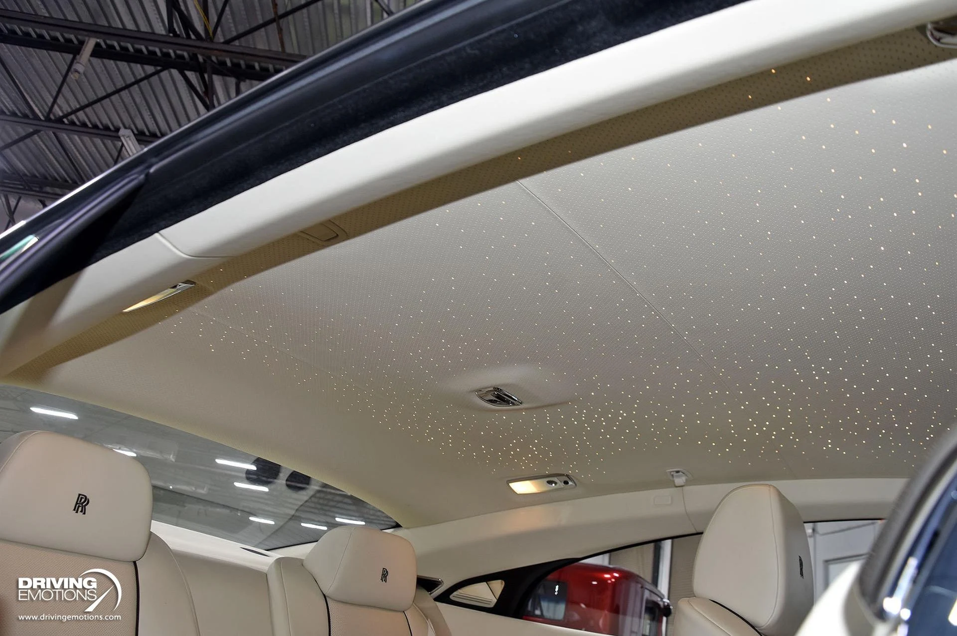 mph116_3289540548_883_p117_l_08d2bd6584