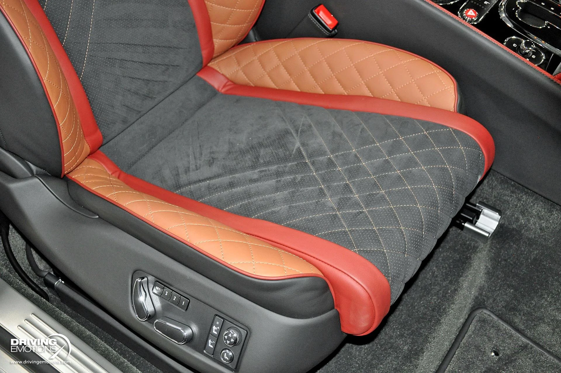 mph116_3681605585_891_p117_l_0422d98fc4