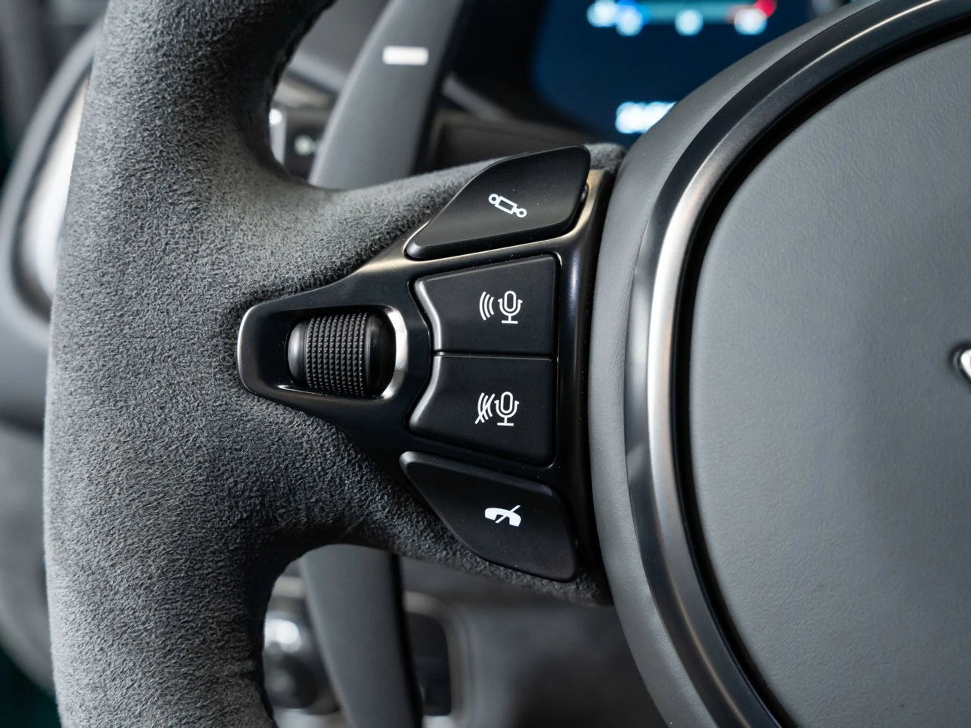 mph116_611137351_aston_martin_vantage_2023_26d0cda3ef
