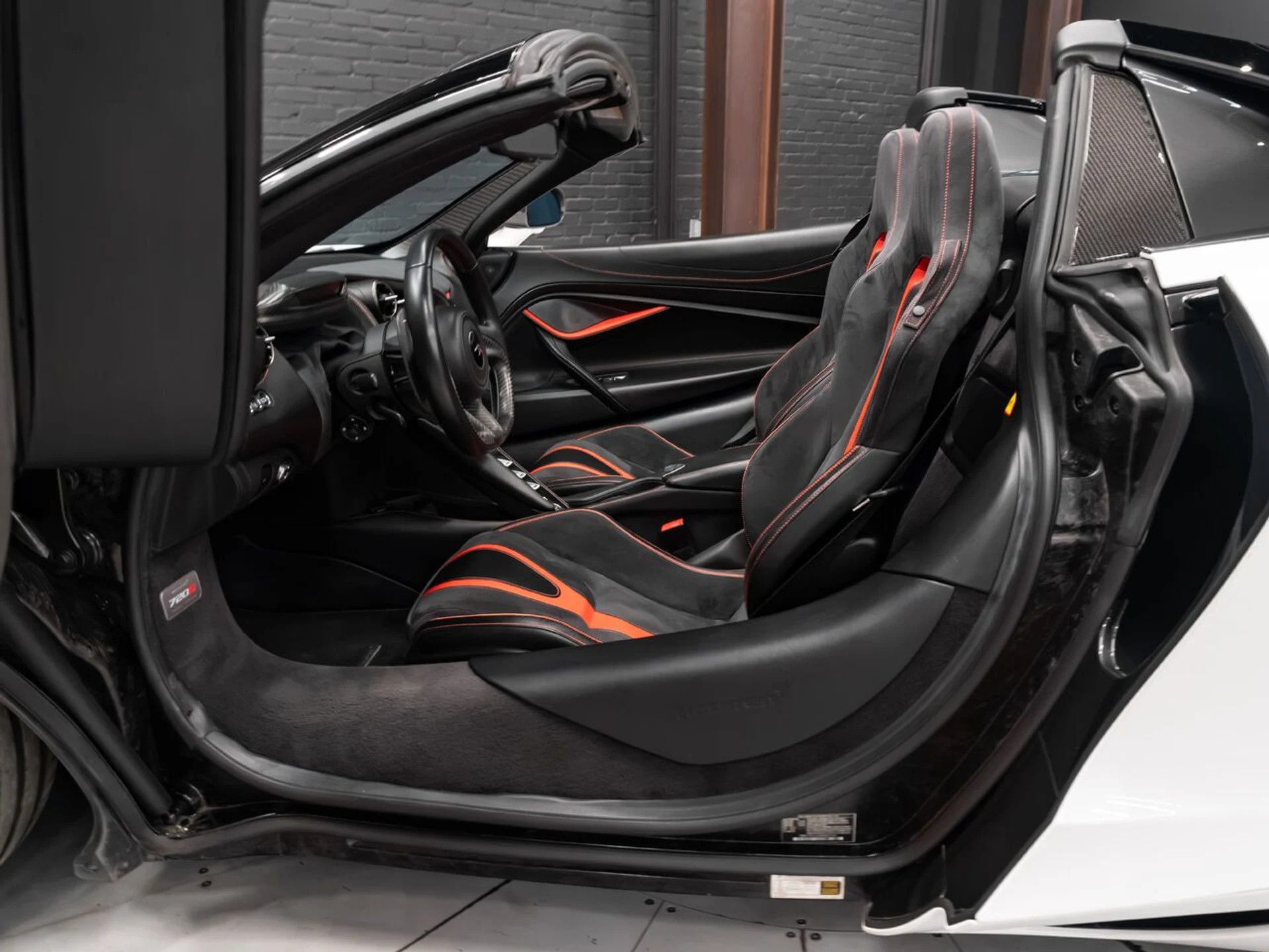 mph117_1181322357_mclaren_720s_2019_56d0dbbe38