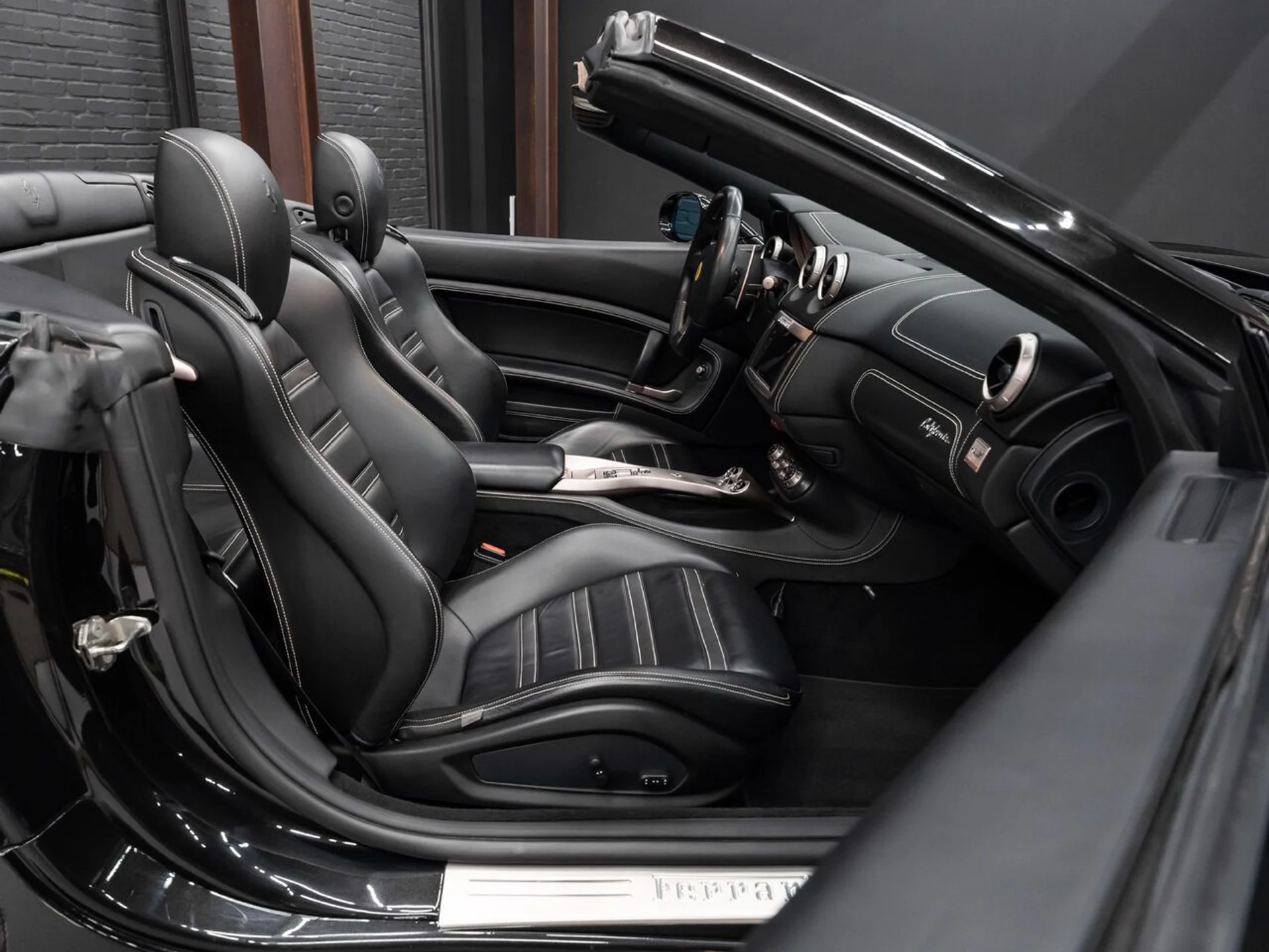 mph117_1568619847_ferrari_california_2011_7edec91a64