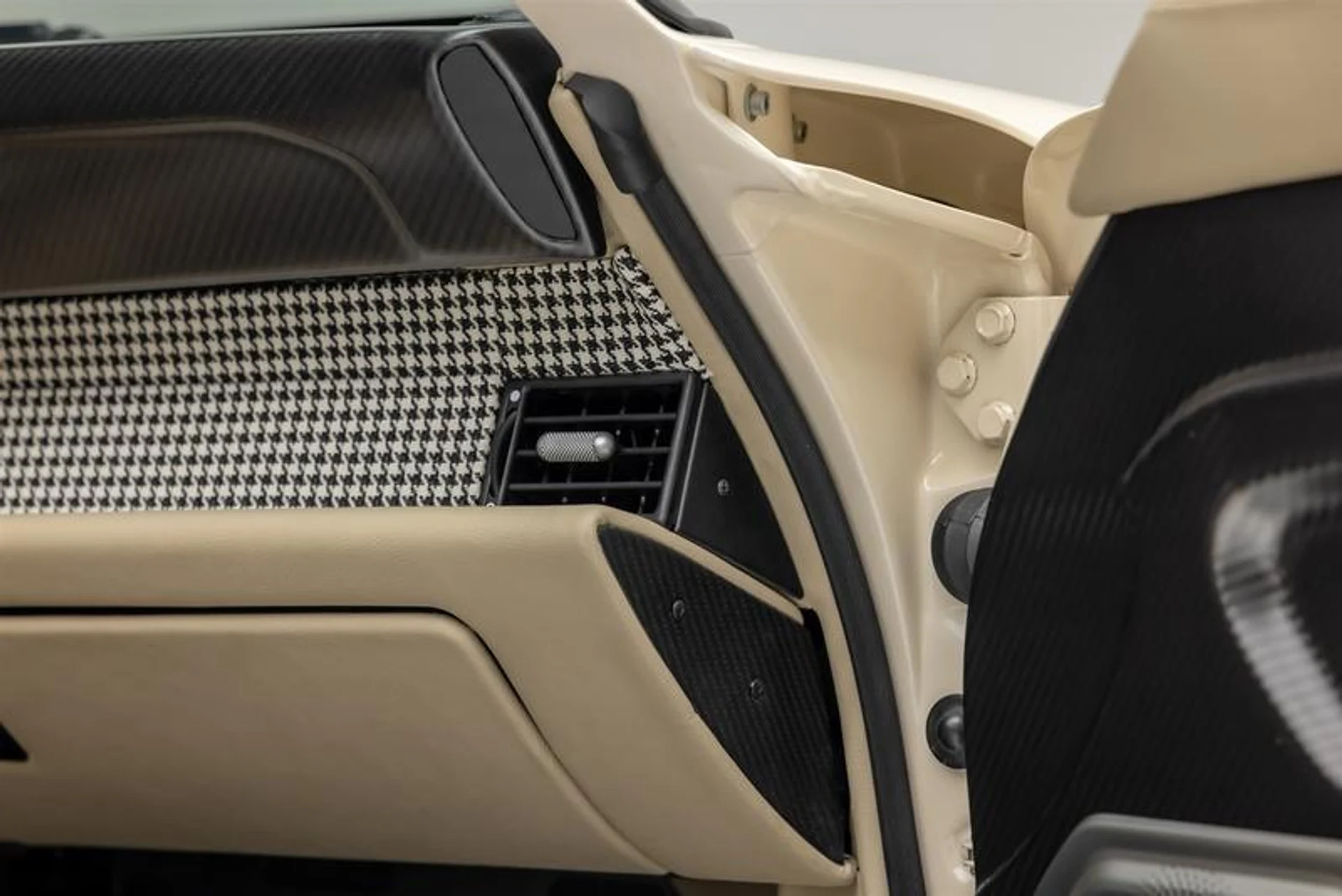 mph117_2074610337_466702_DE_2_ED_2_4331_AEAD_68562_B0_B91_DF_f13c876e8a