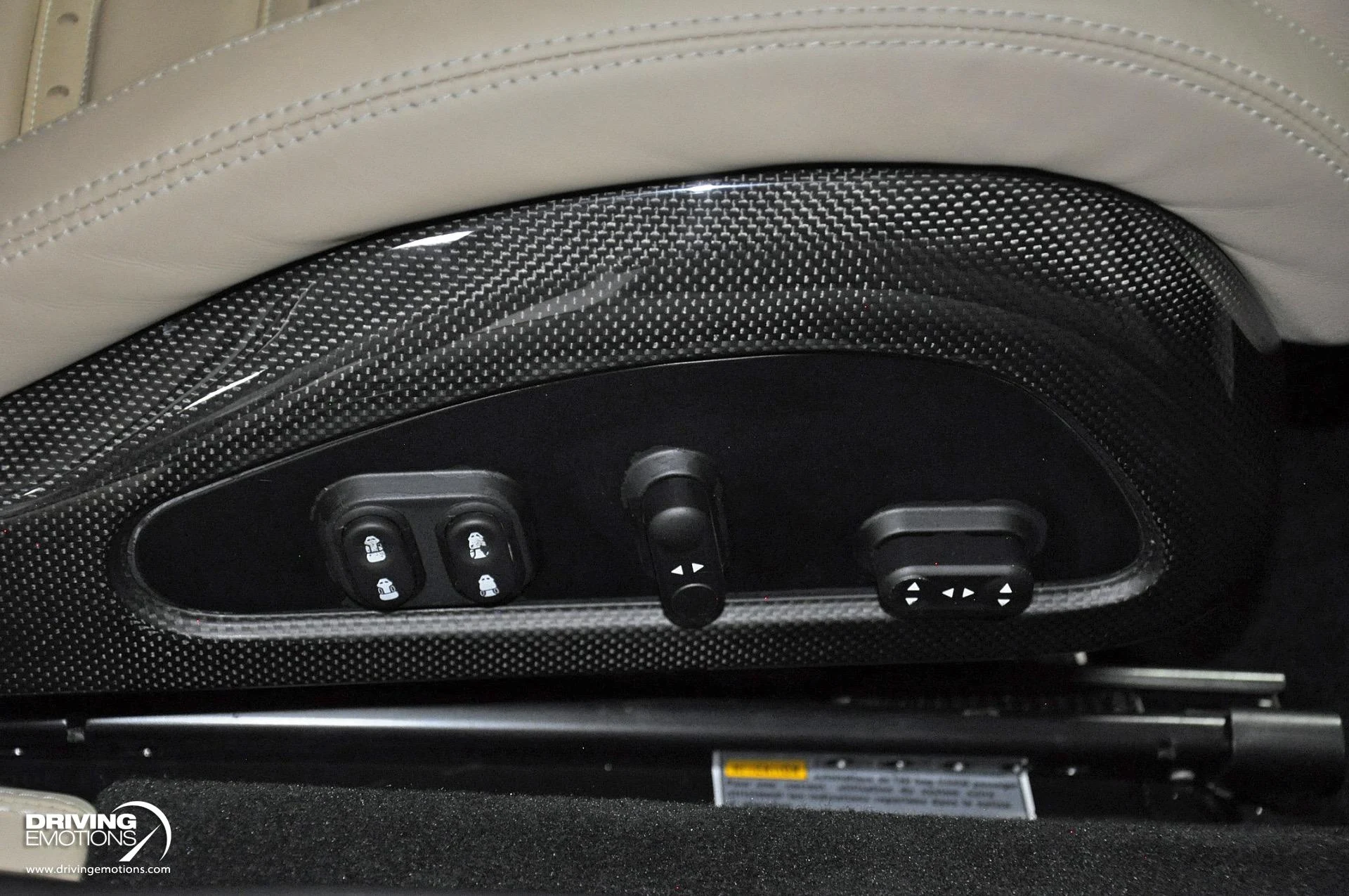 mph117_2491646348_867_p118_l_304c796860