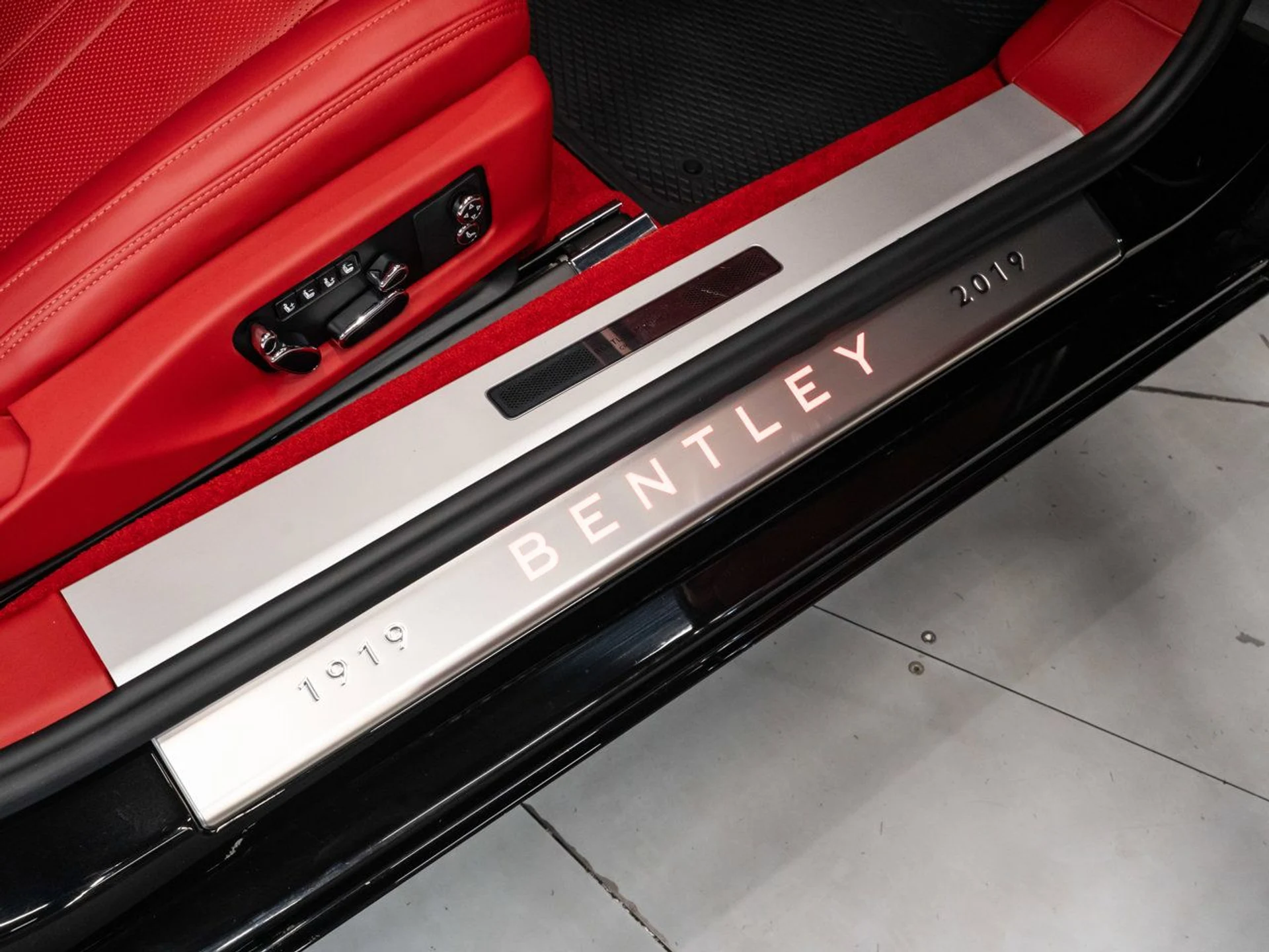 mph117_259508161_bentley_continental_2020_602ced03b8