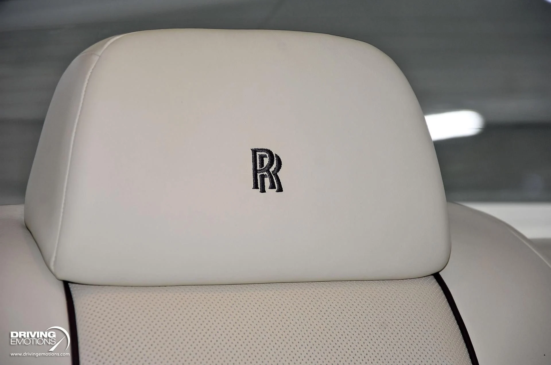 mph117_3141974464_883_p118_l_573b17b35d