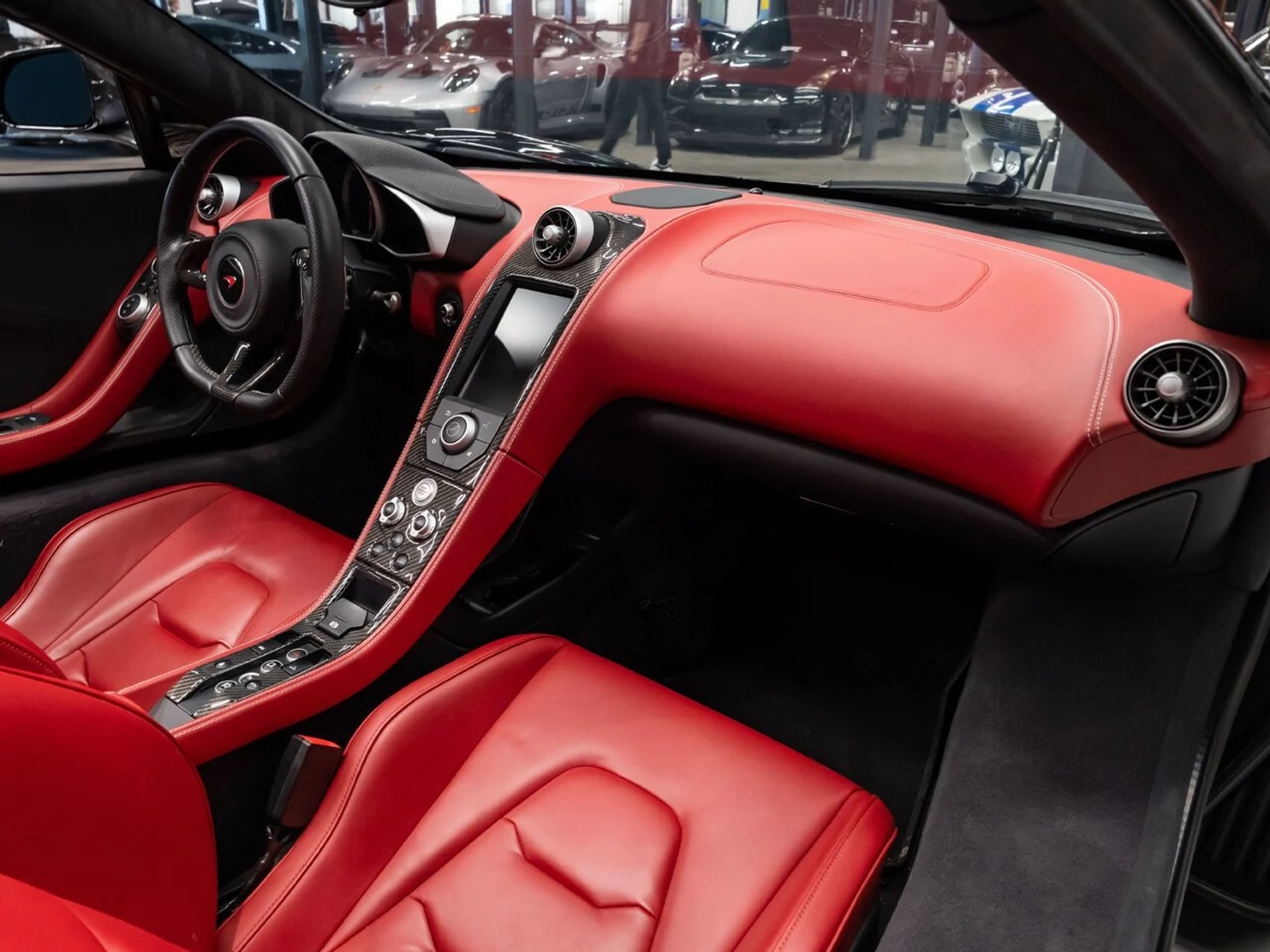 mph117_3962500880_mclaren_650s_2015_aa16b90133