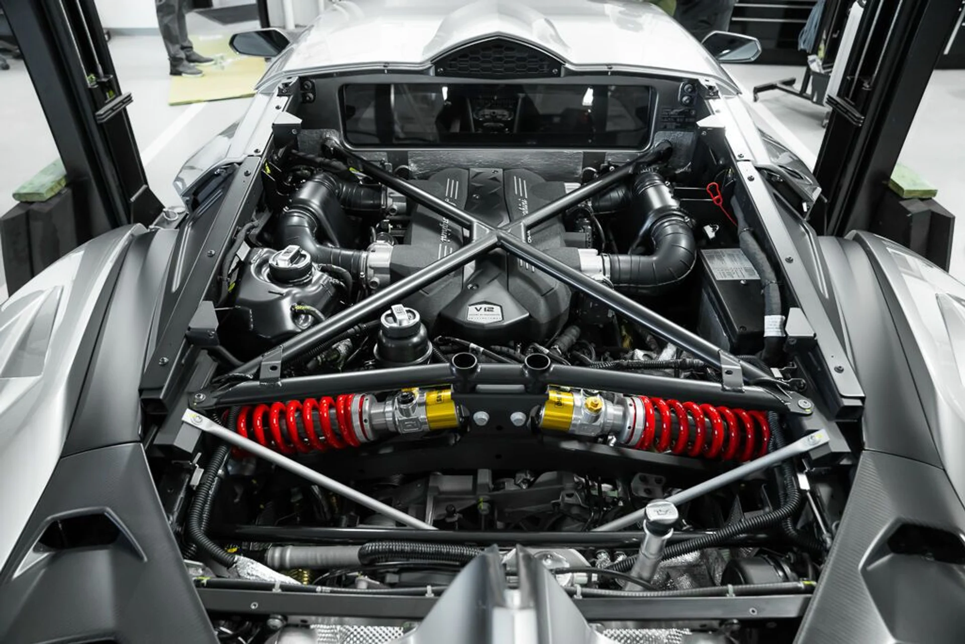 mph118_1427066673_lamborghini_veneno_2014_jpg_v_1779988126_0e9d2833c4