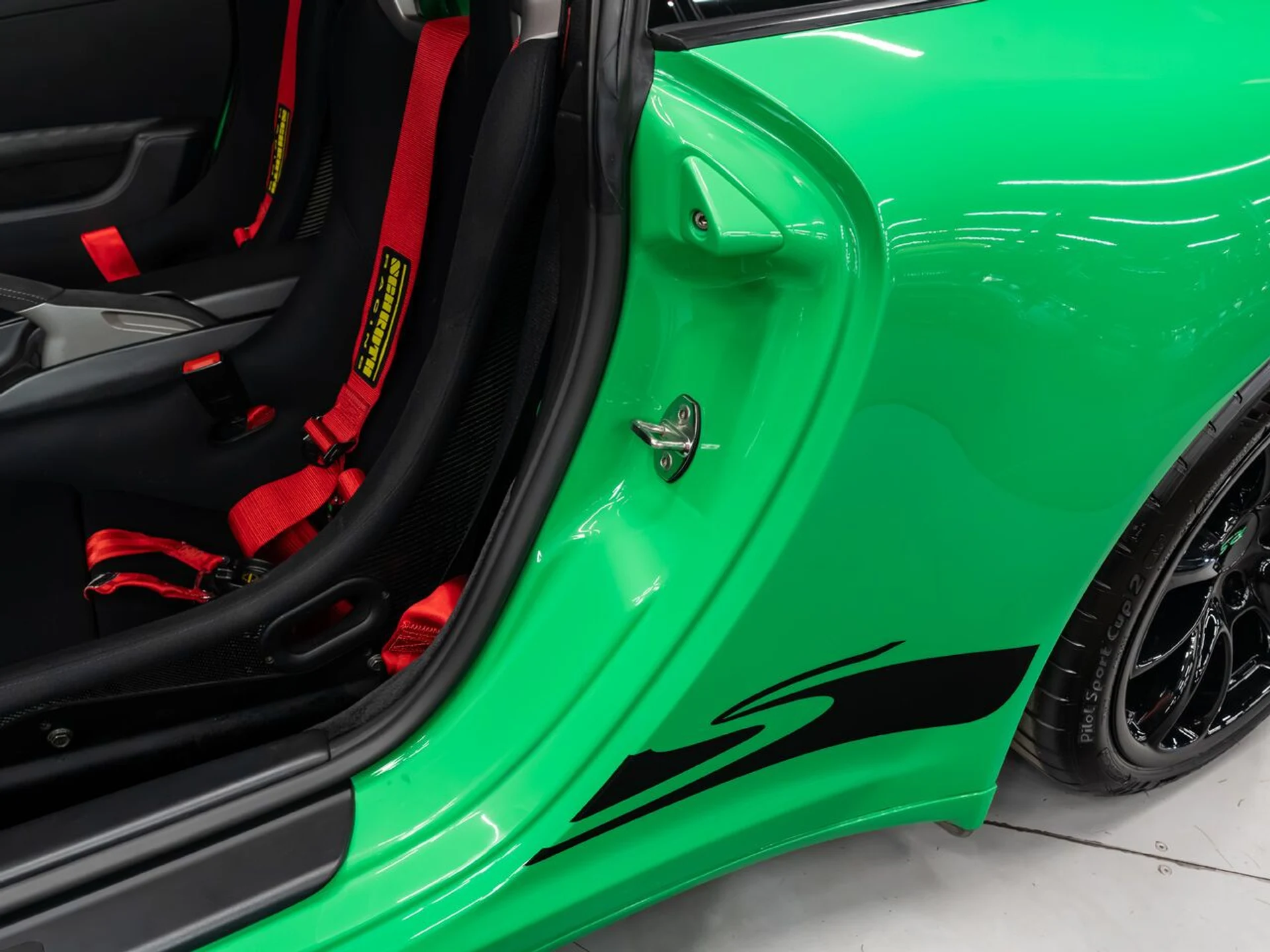 mph118_3193616160_porsche_911_gt3_rs_2007_c6616993ac