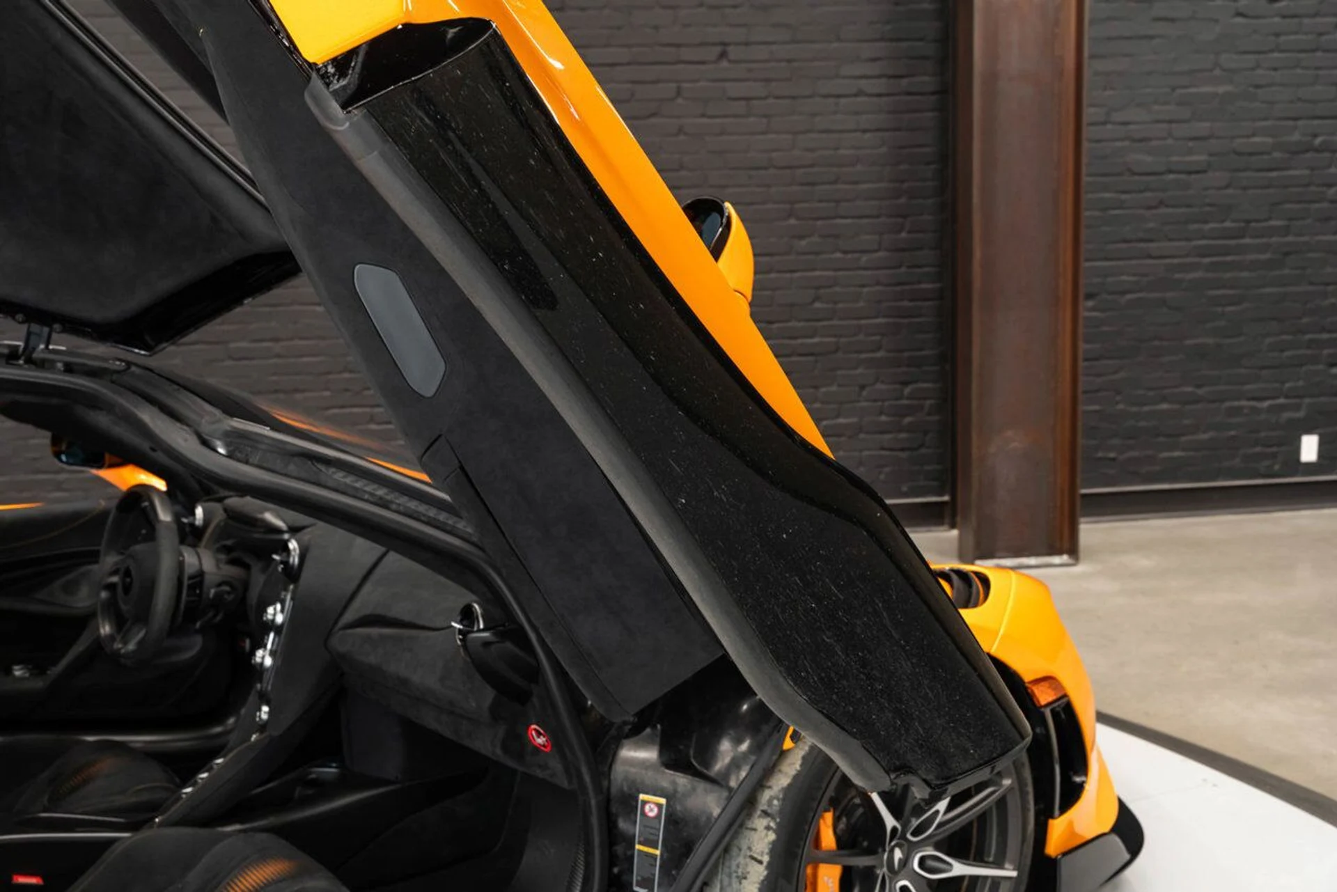 mph118_346915483_mclaren_765lt_2021_68116b940f
