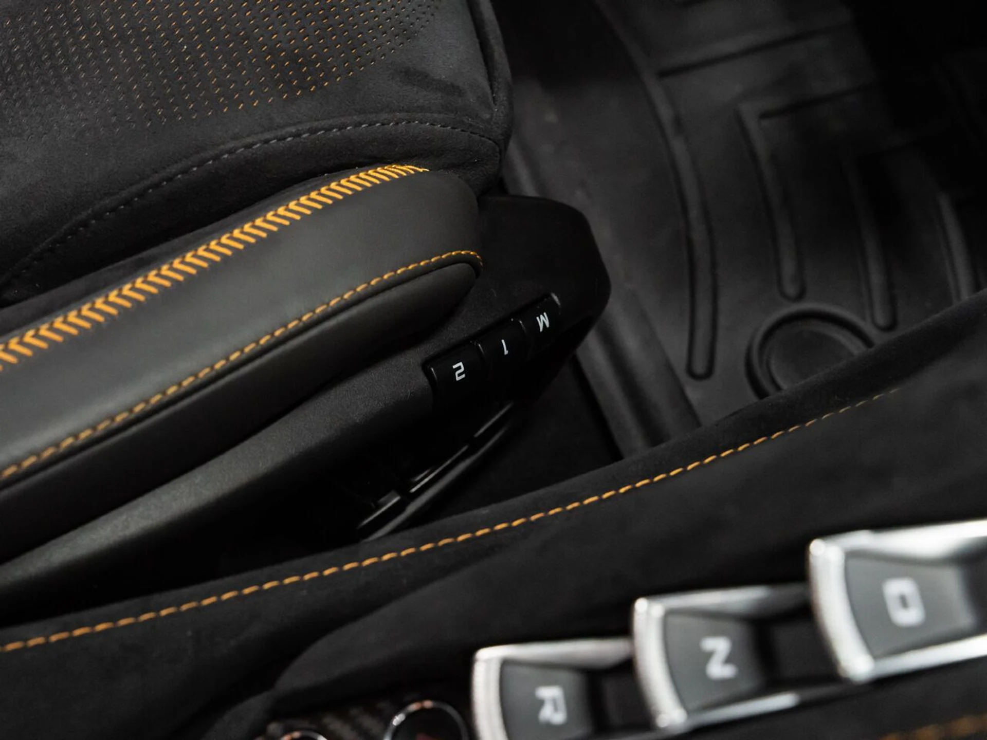 mph118_3555945485_mclaren_720s_2018_9c11fac79b