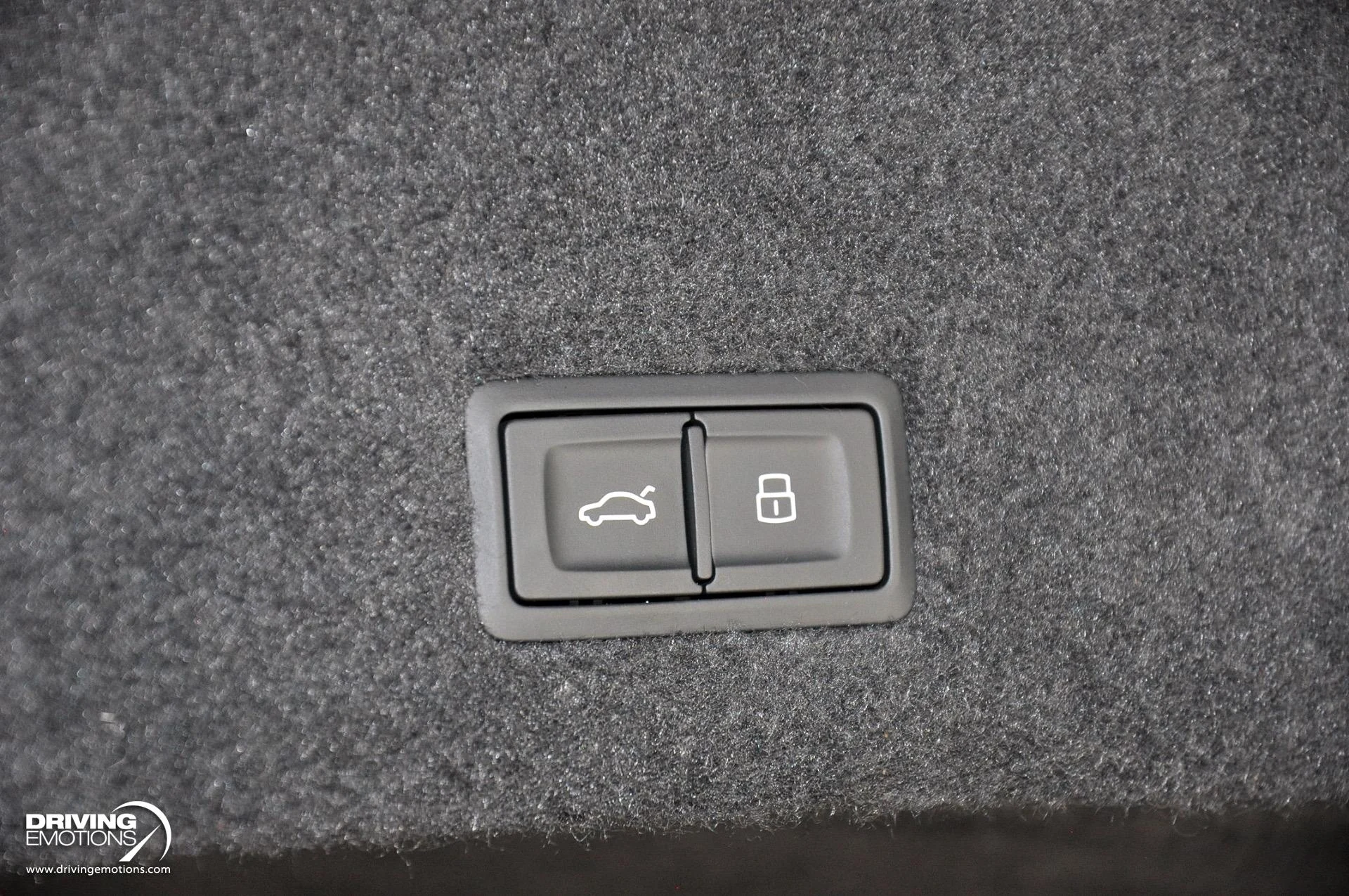 mph118_3845260671_801_p119_l_173e6581a3