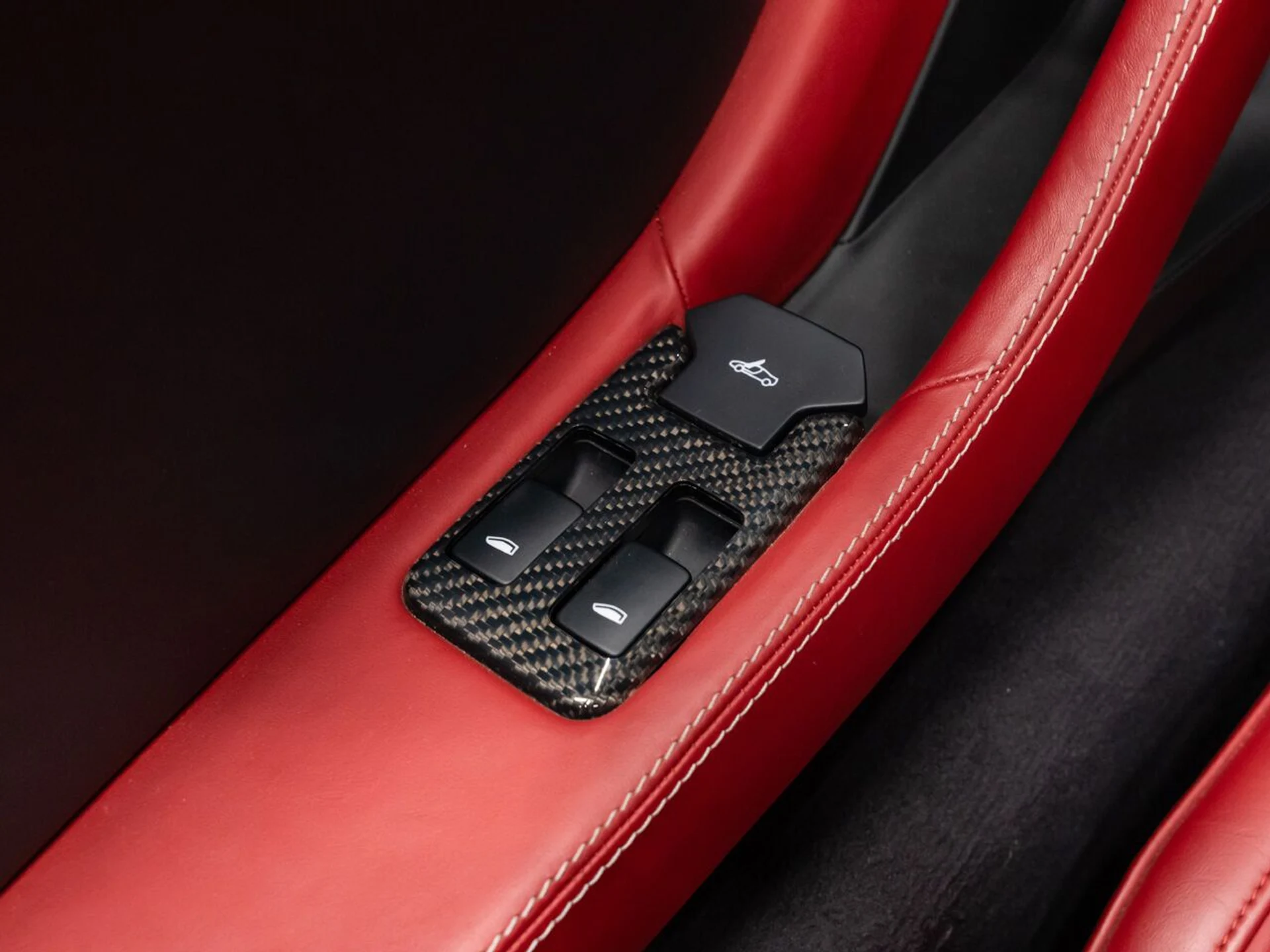 mph118_4194847249_mclaren_650s_2015_92870d4a1f