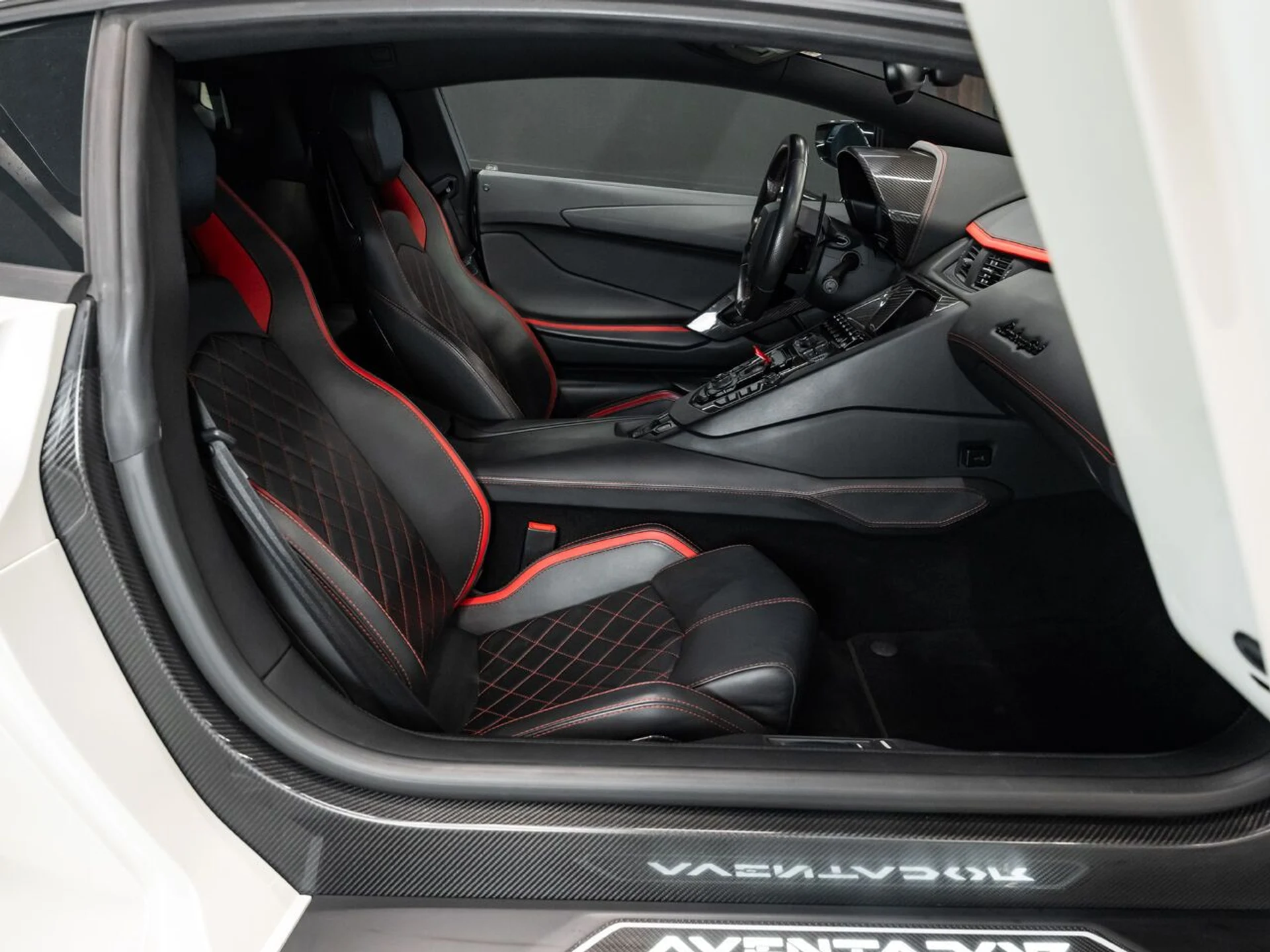 mph118_589435654_lamborghini_aventador_2017_e7b38fd9d5