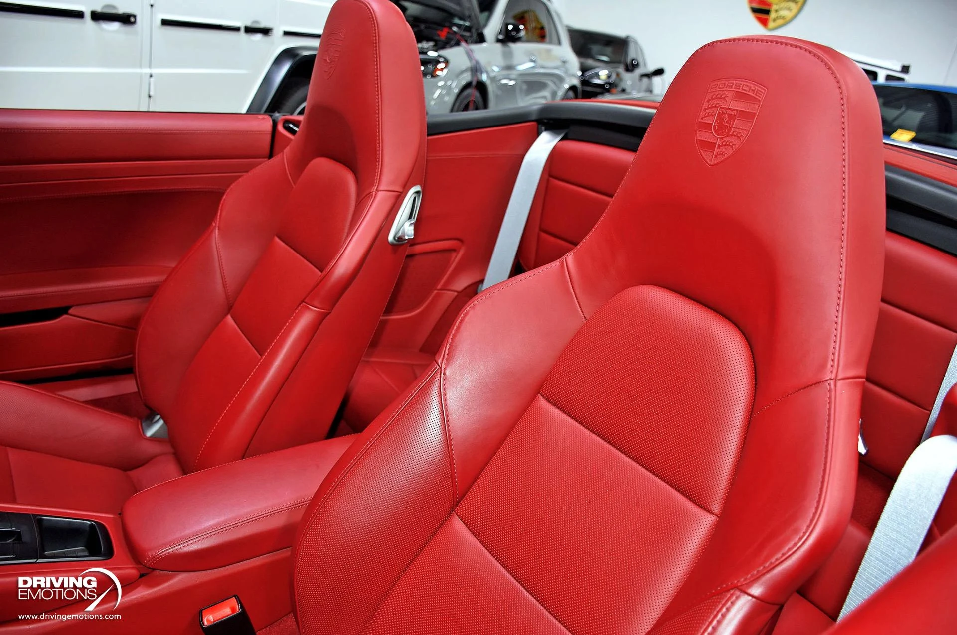 mph118_778914190_866_p119_l_9038fffe44