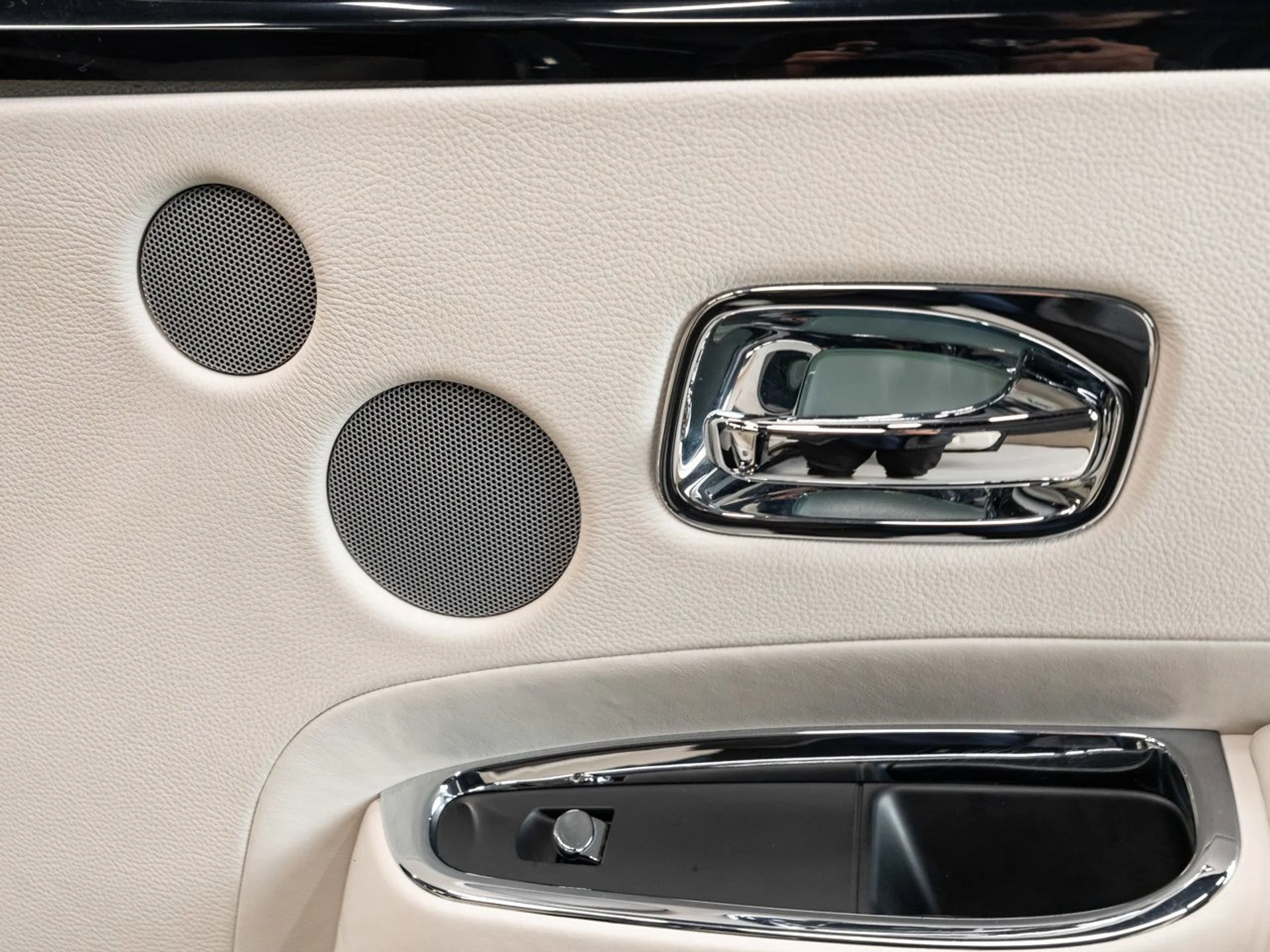 mph118_834996358_rolls_royce_ghost_2012_ee13e9c269