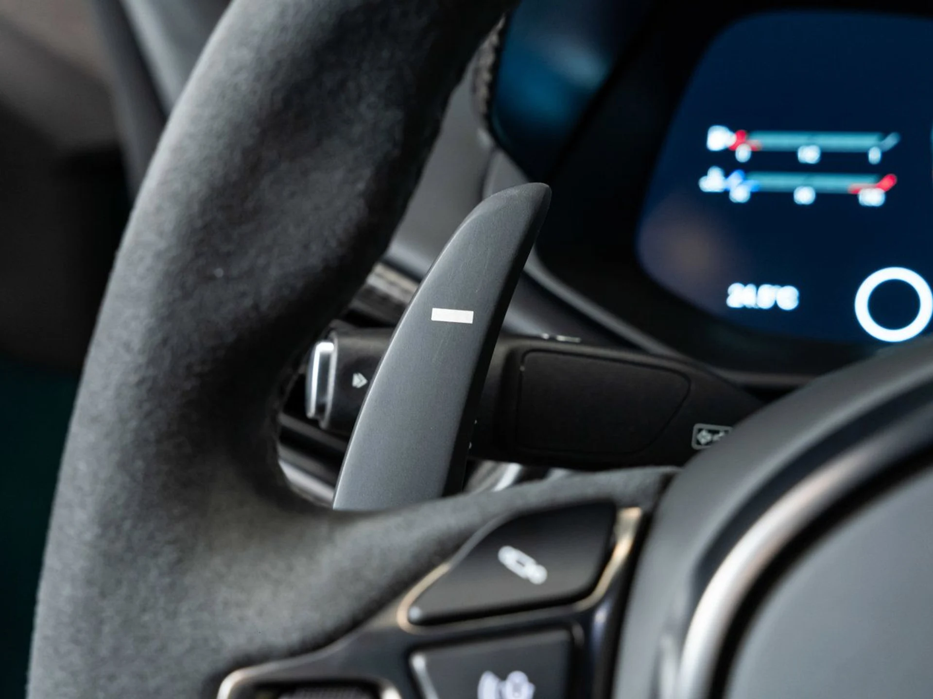 mph118_983925913_aston_martin_vantage_2023_a72e177d28