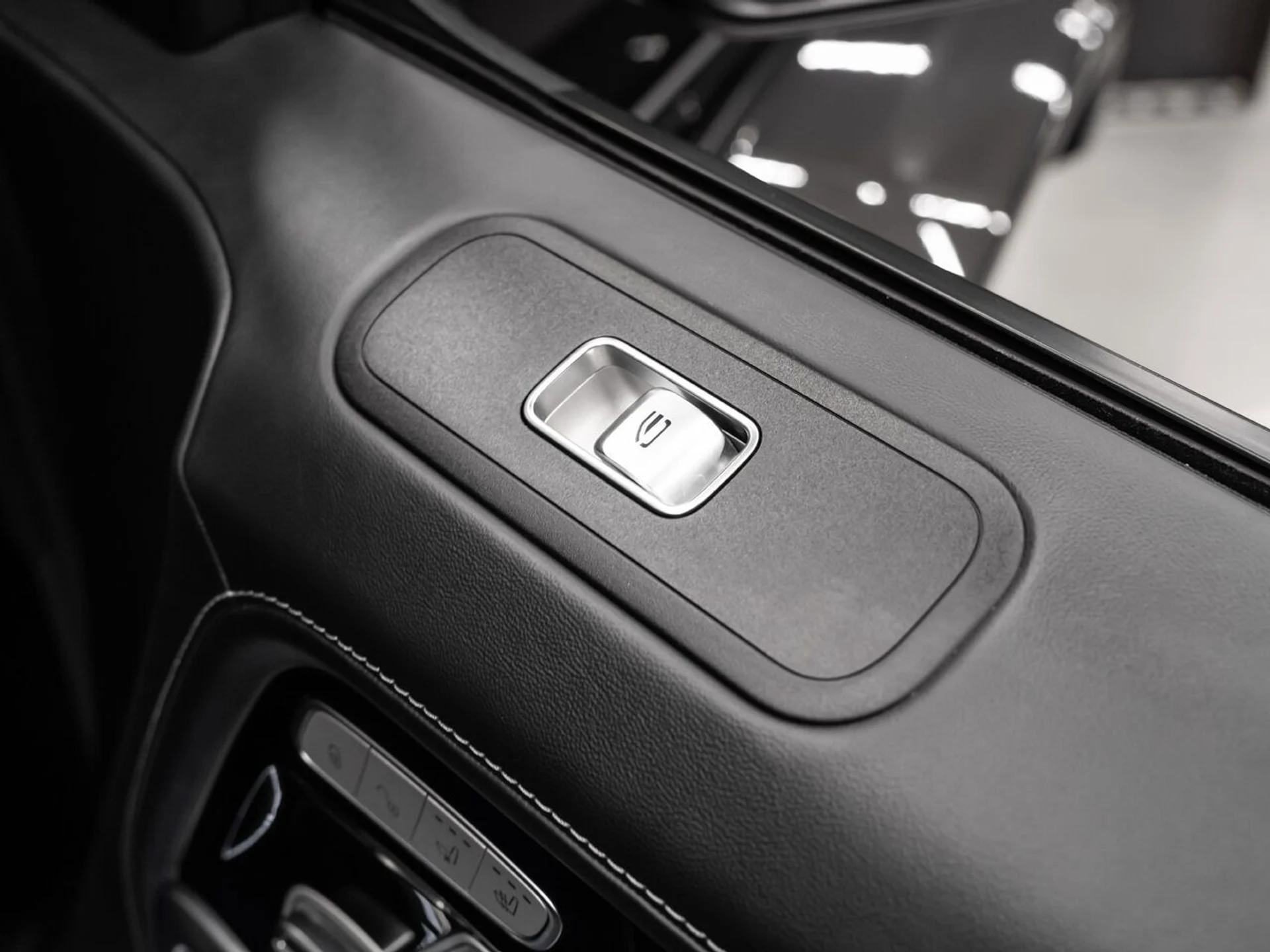 mph118_989879746_mercedes_benz_g_class_2021_3afc87c325