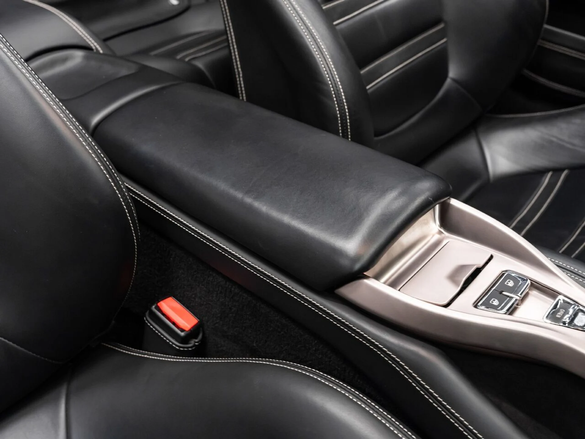 mph119_1089255922_ferrari_california_2011_724bd5d7b2