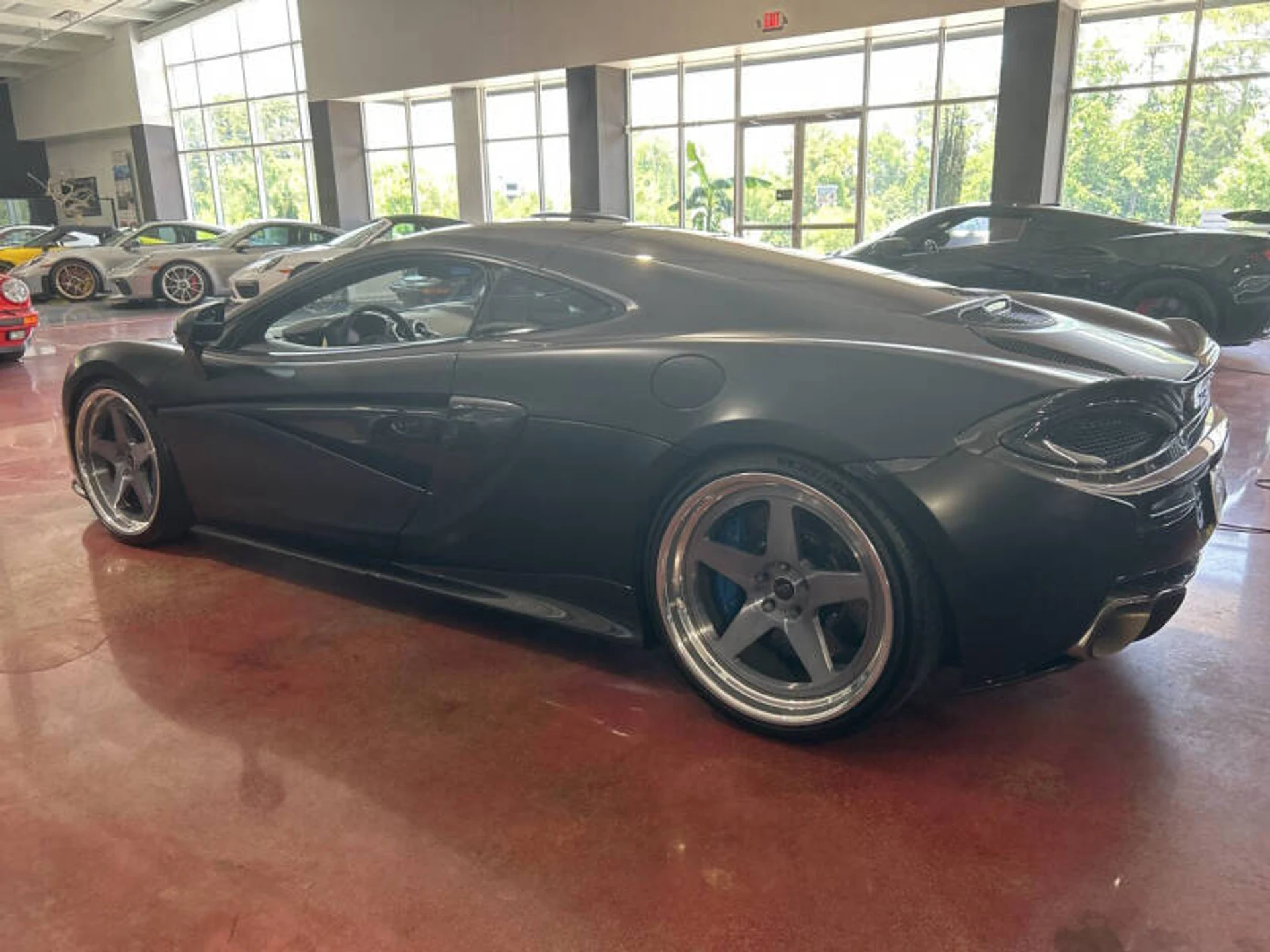 mph119_2261246802_2017_mclaren_570gt_base_2dr_coupe_f3b8b9b024