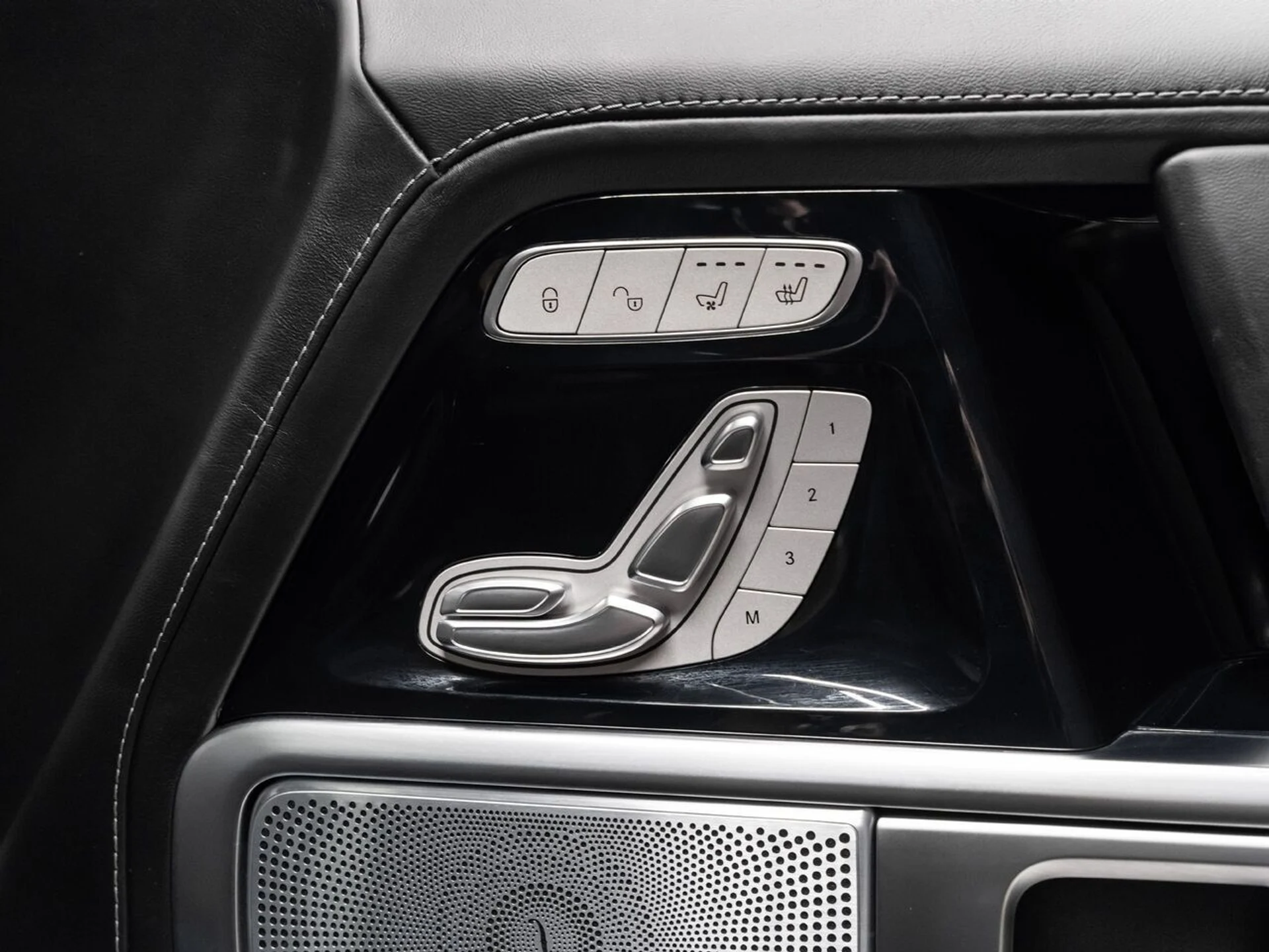 mph119_2984287280_mercedes_benz_g_class_2021_0a43ca22f5