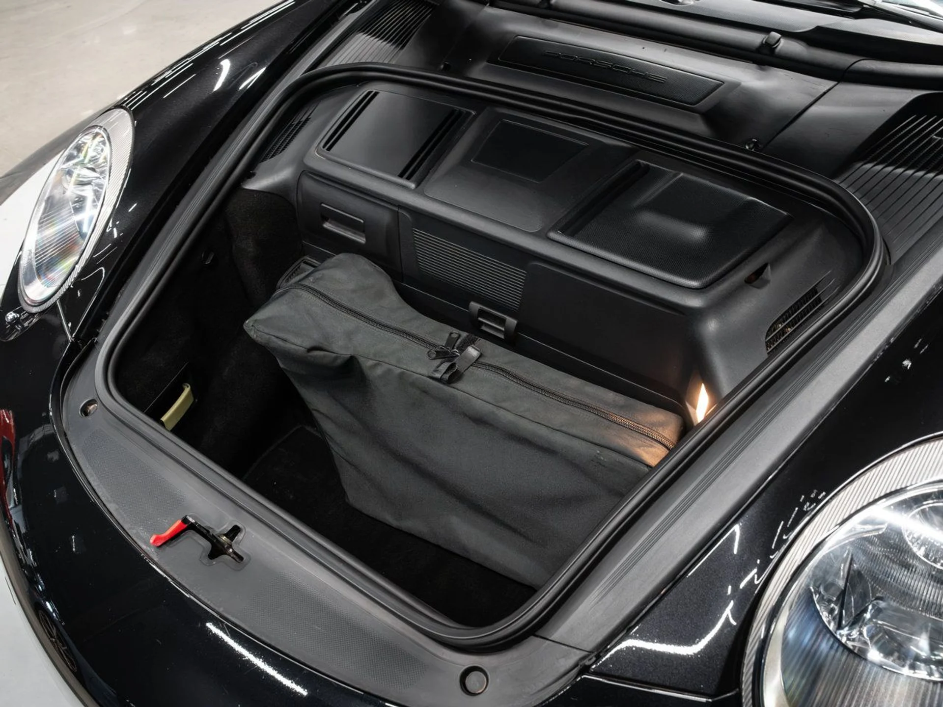 mph119_3508663882_porsche_911_2006_5206d6f8b2