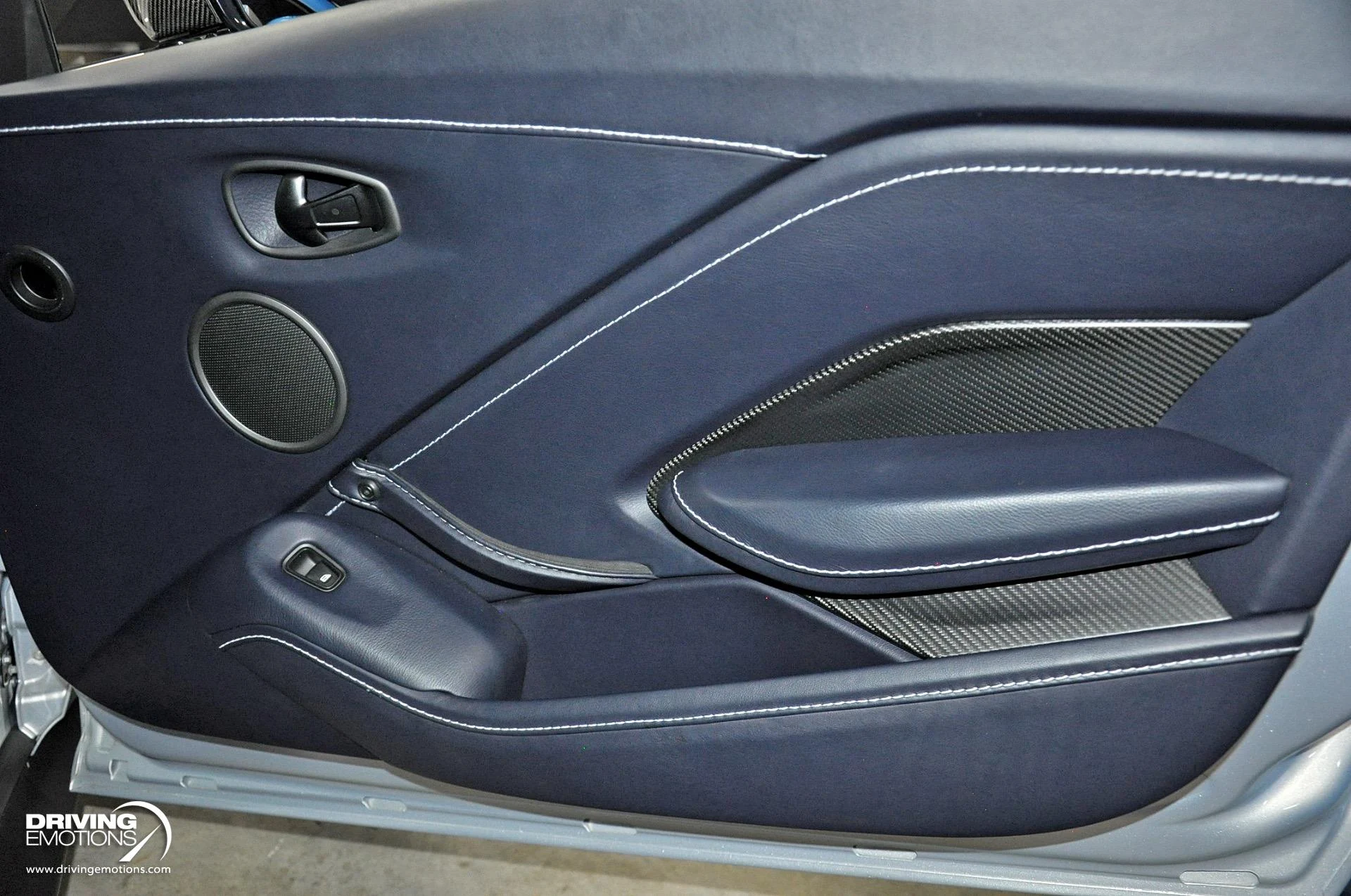 mph119_453182162_880_p120_l_3002e5dab1