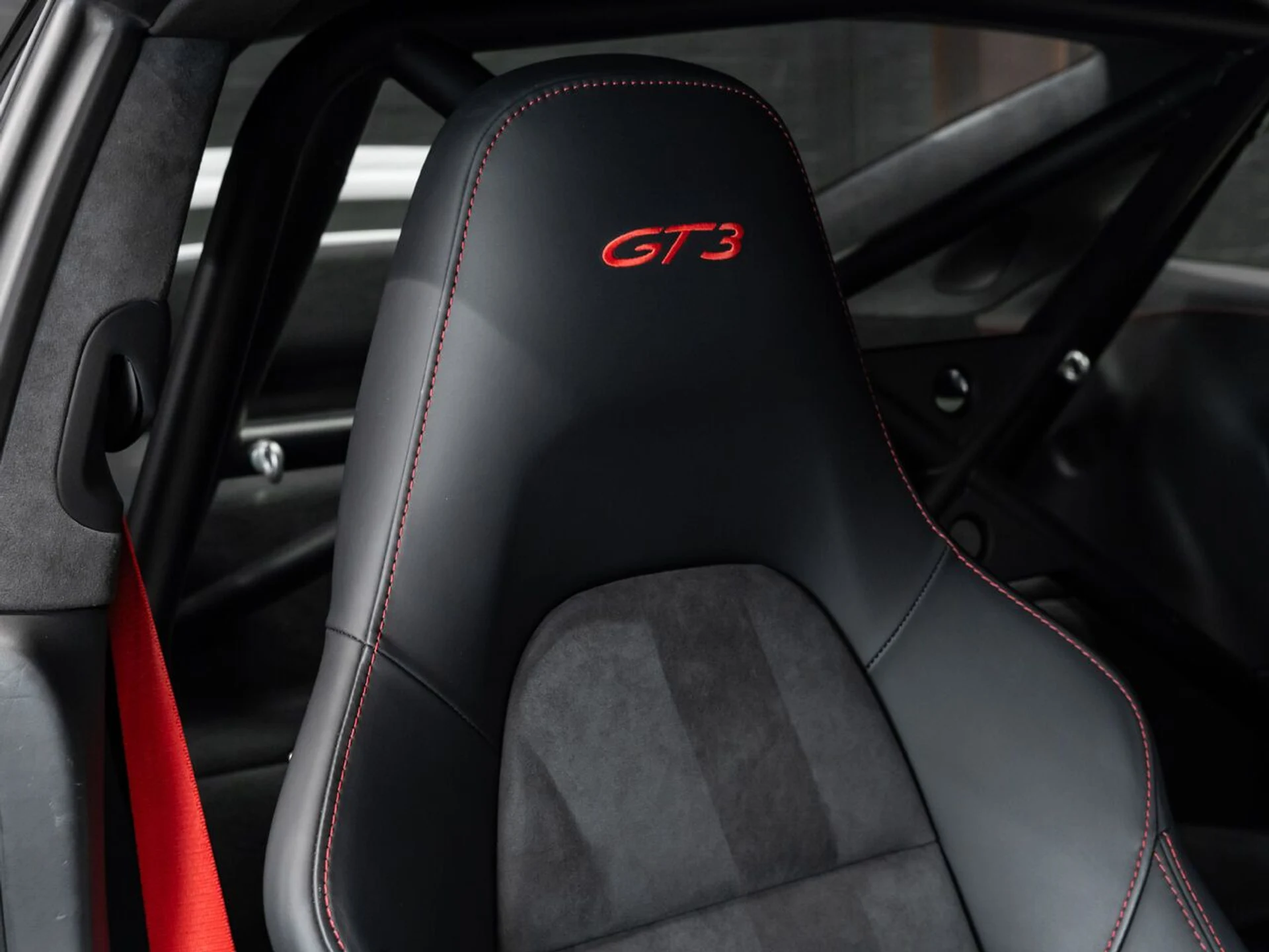 mph119_70629896_porsche_911_2015_a8af000698