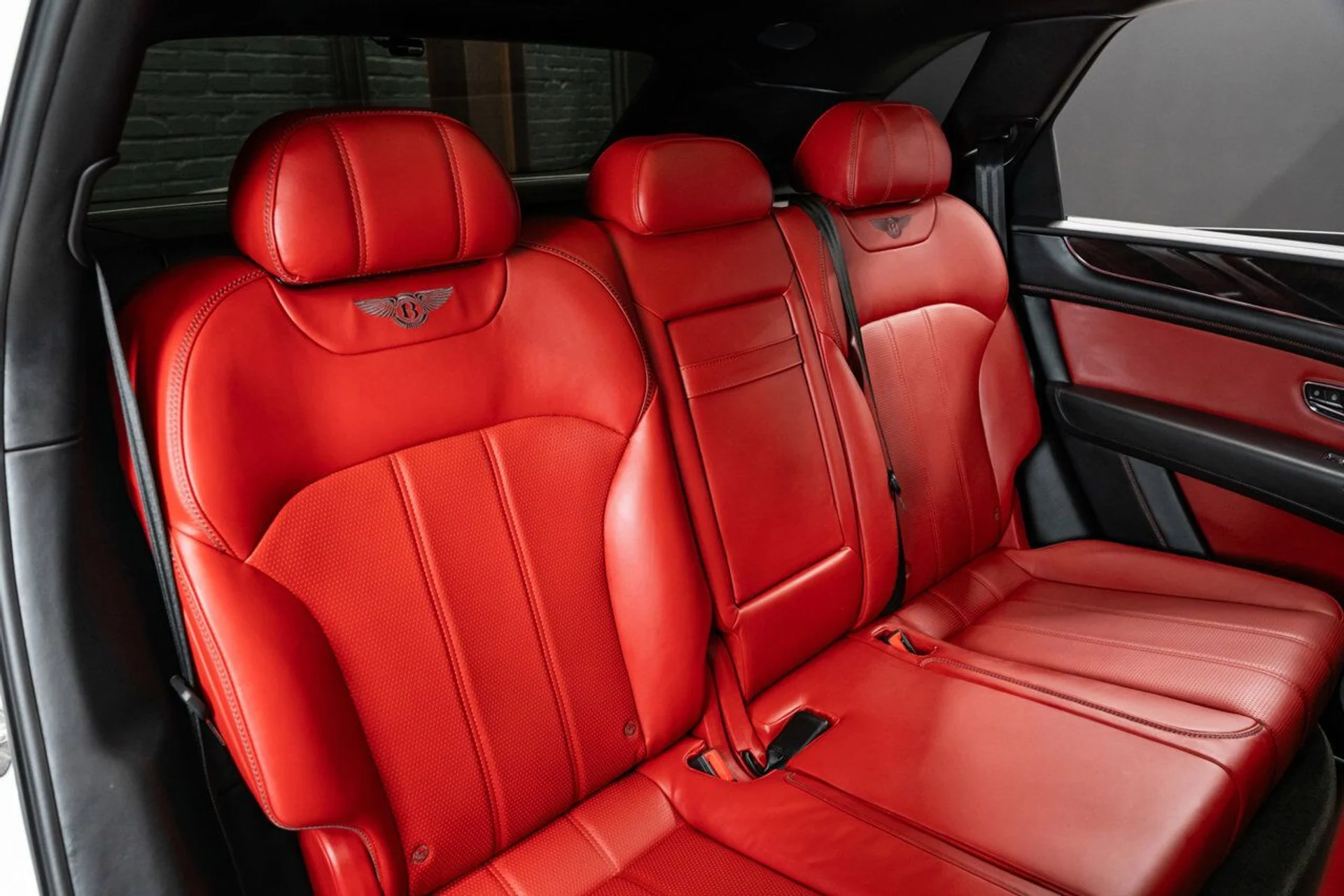 mph119_951514792_bentley_bentayga_2019_dd93ccc151