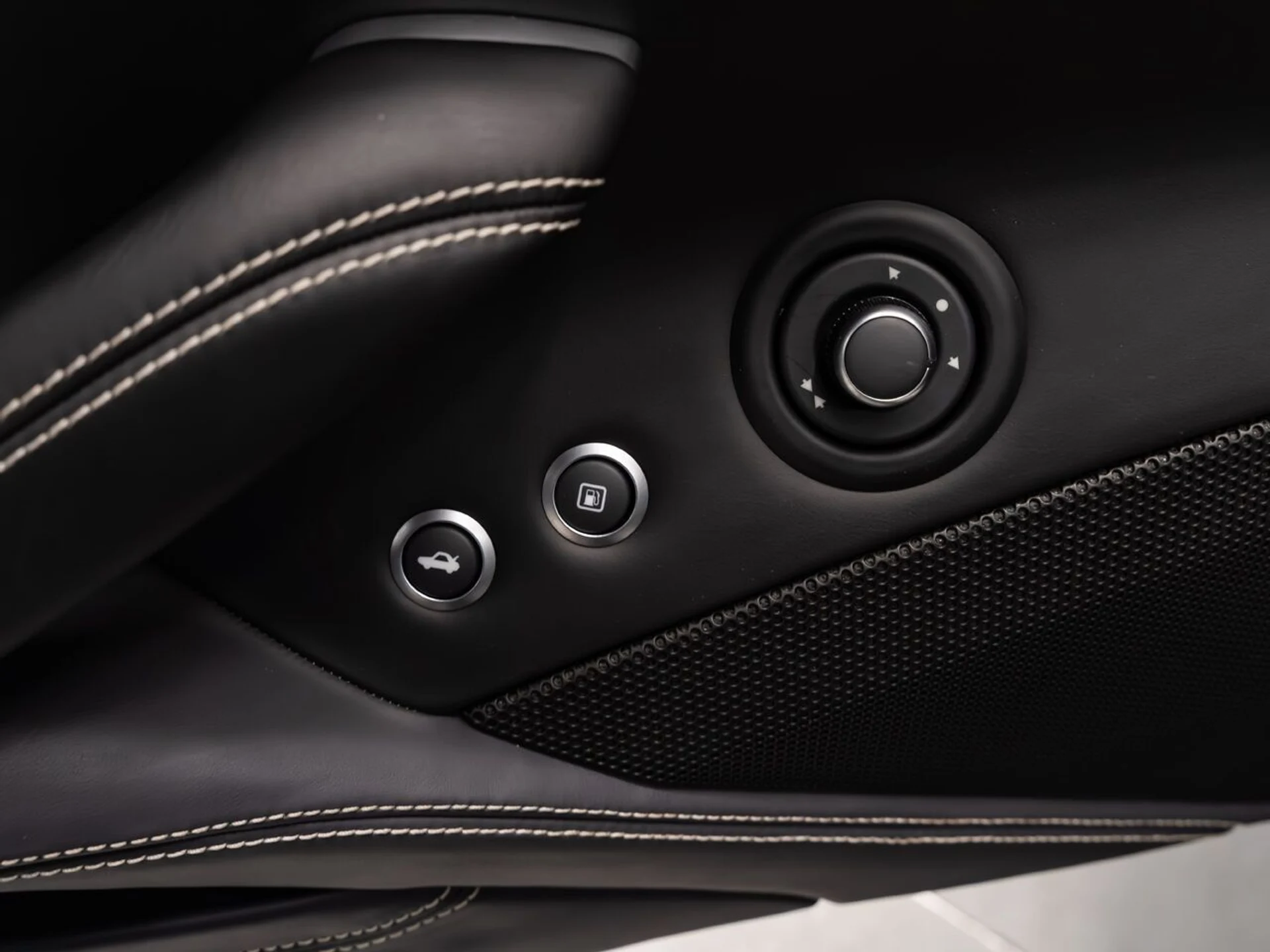 mph120_1097218757_ferrari_california_2015_bd5c2bae54