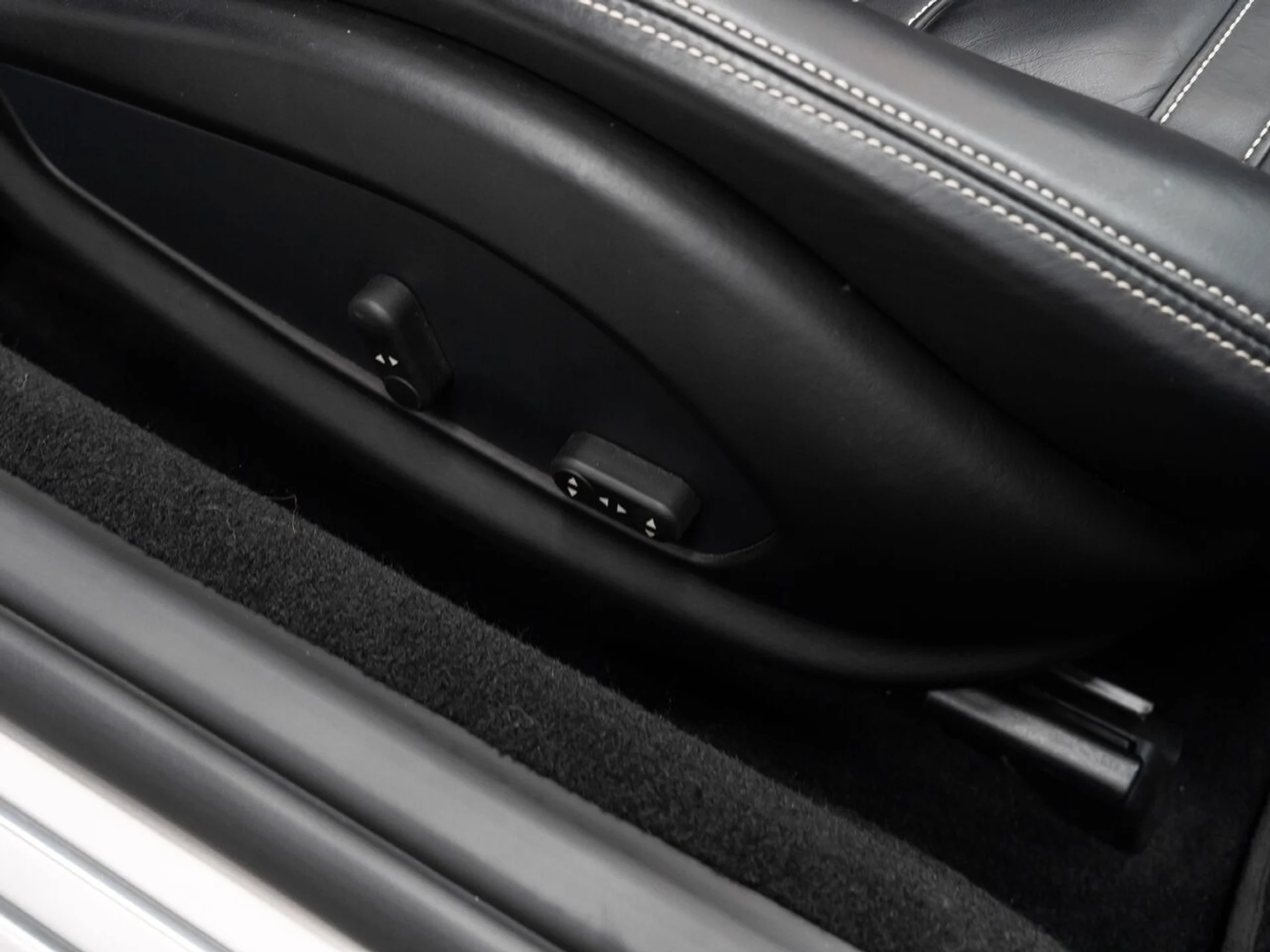 mph120_1916254514_ferrari_california_2011_d419952d08