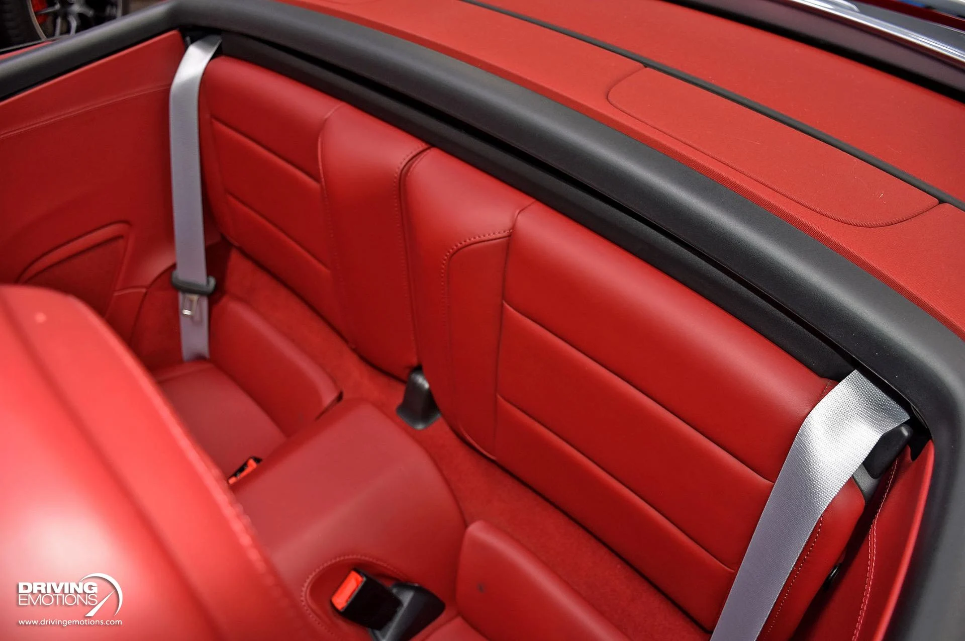 mph120_2018872673_866_p121_l_210e071fde