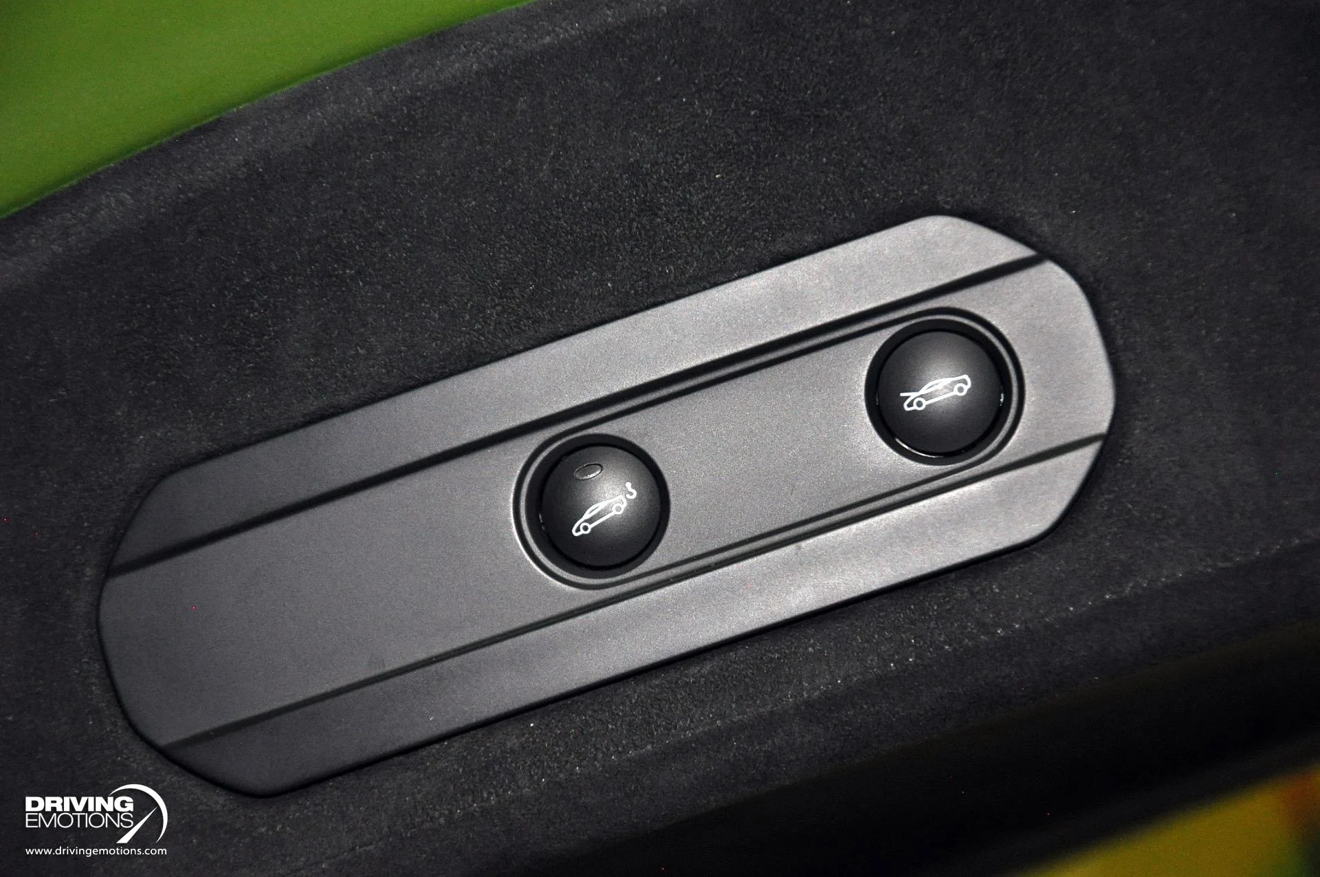 mph120_208975115_855_p121_l_2b12eb46d1