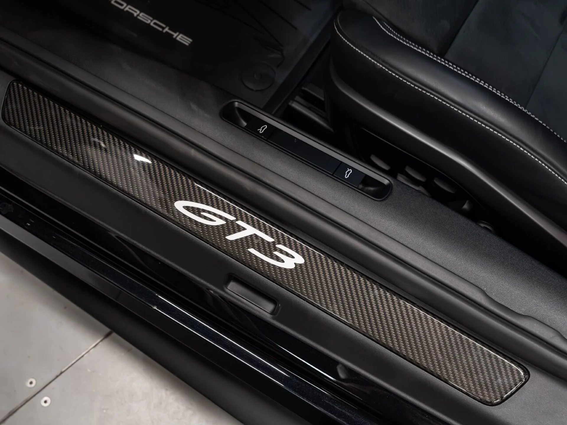 mph120_2114666562_porsche_911_2022_d2cb8f948e