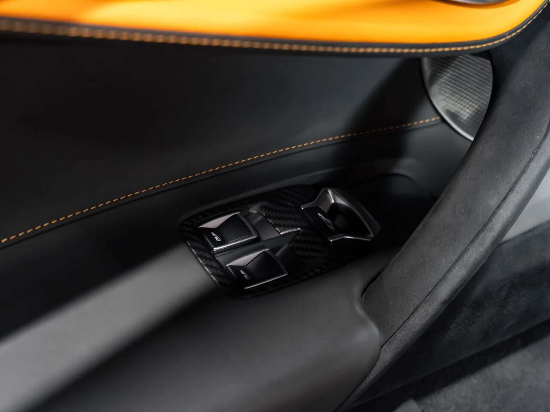 mph120_2243958291_mclaren_720s_2018_ba7253014e