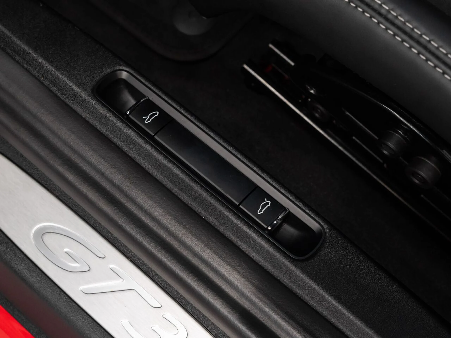 mph120_328495219_porsche_911_2018_b35edfb40b