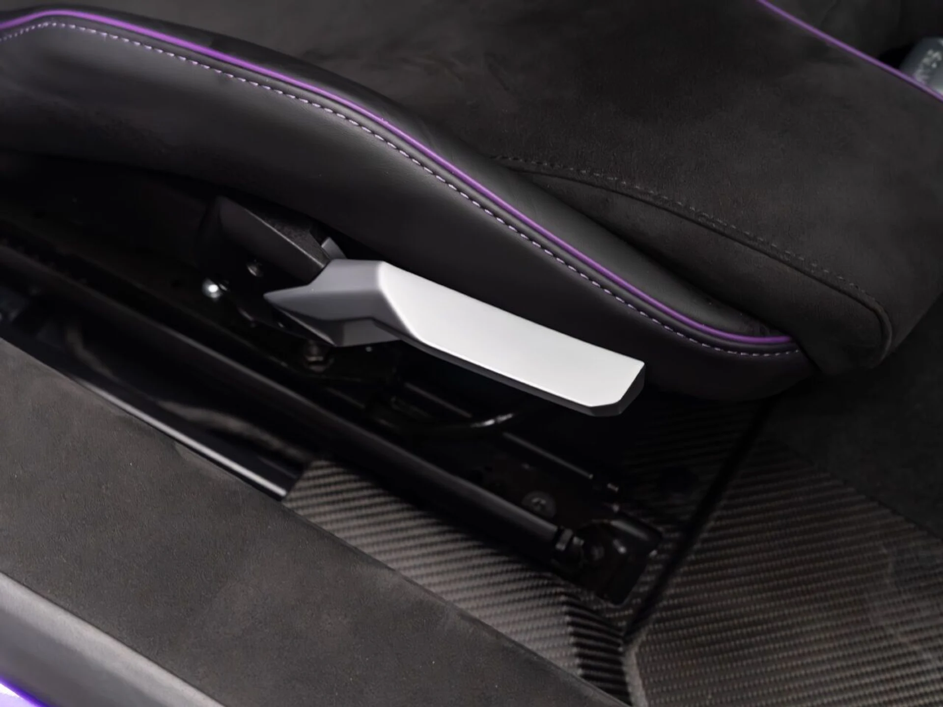 mph120_330898709_lamborghini_huracan_tecnica_2023_d1d4b4bad0