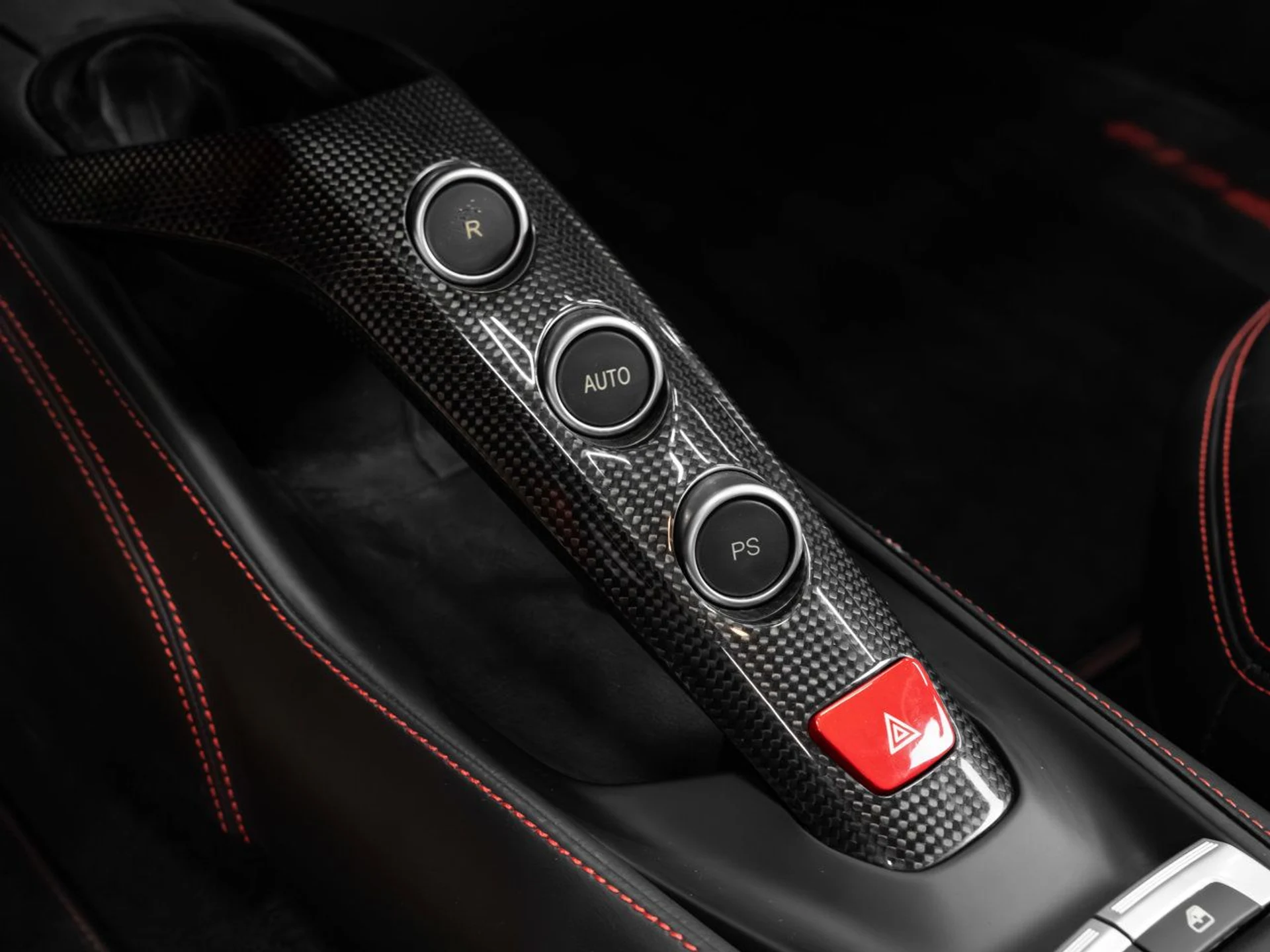 mph120_3965199530_ferrari_488_gtb_2017_246535bd25