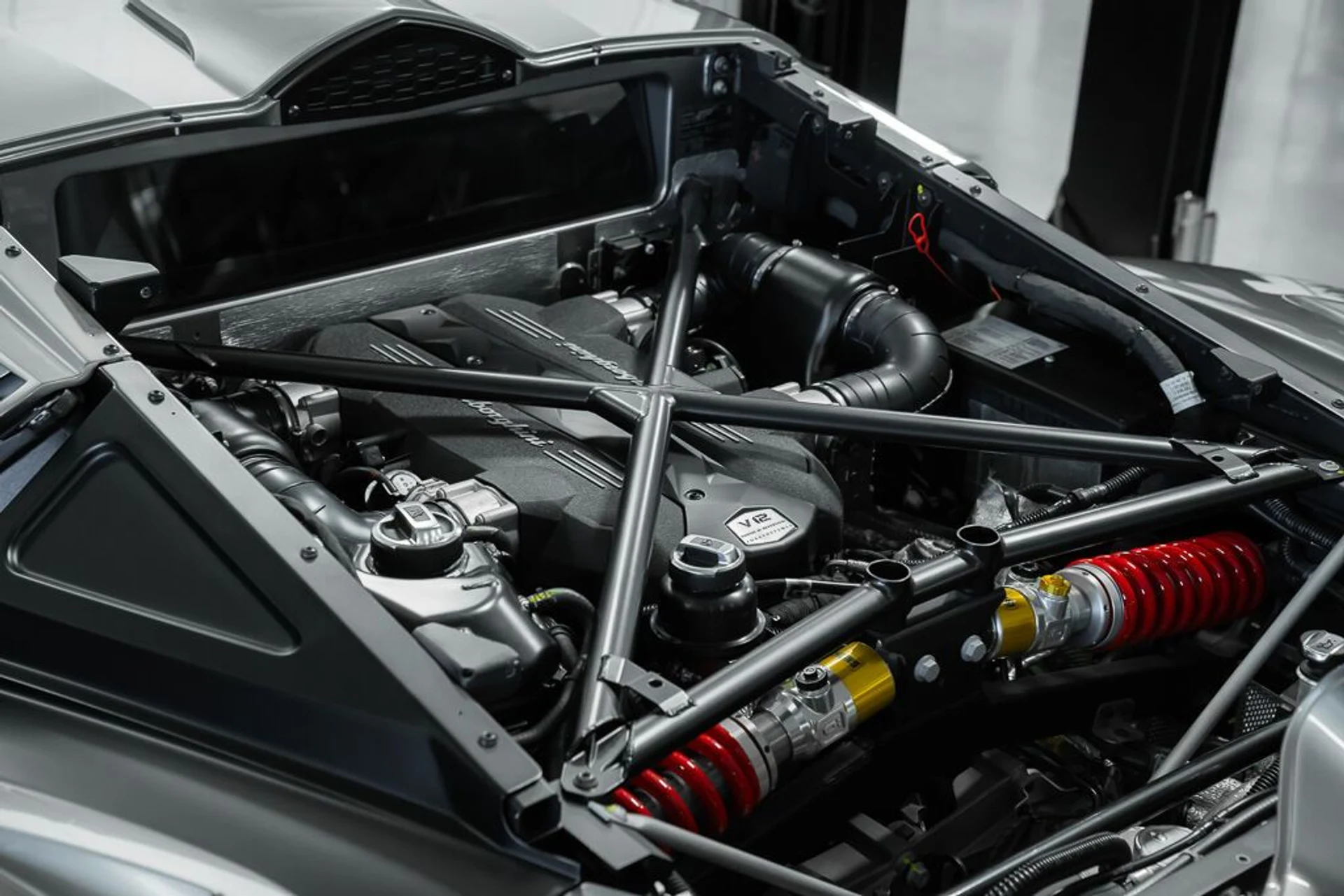 mph120_607270559_lamborghini_veneno_2014_jpg_v_1779988126_248fd7fe7a