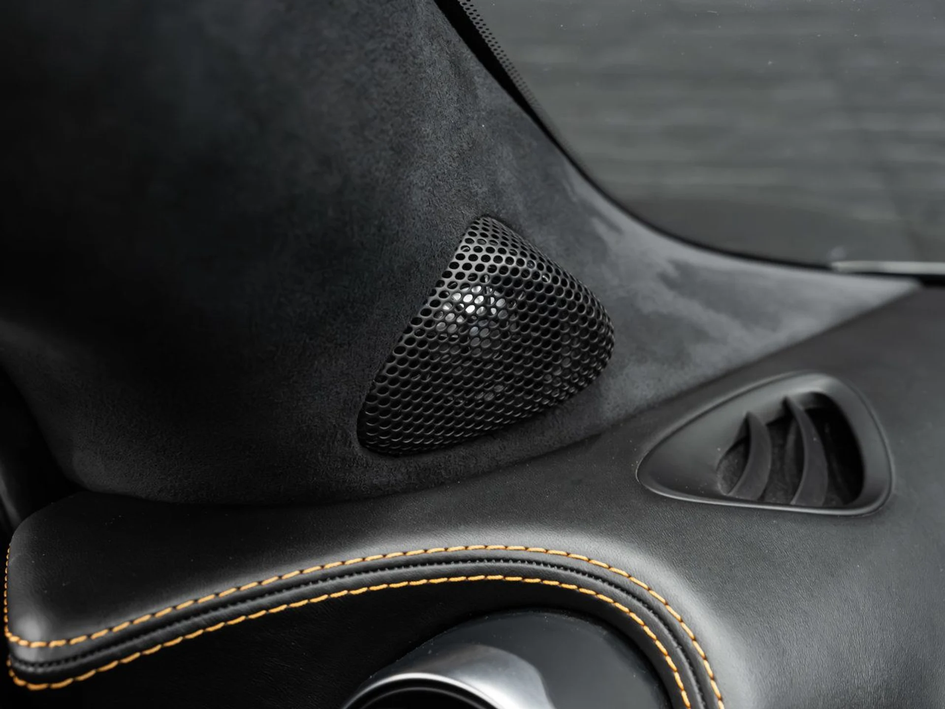 mph121_1097379272_mclaren_570s_2018_38b1b9cfb6