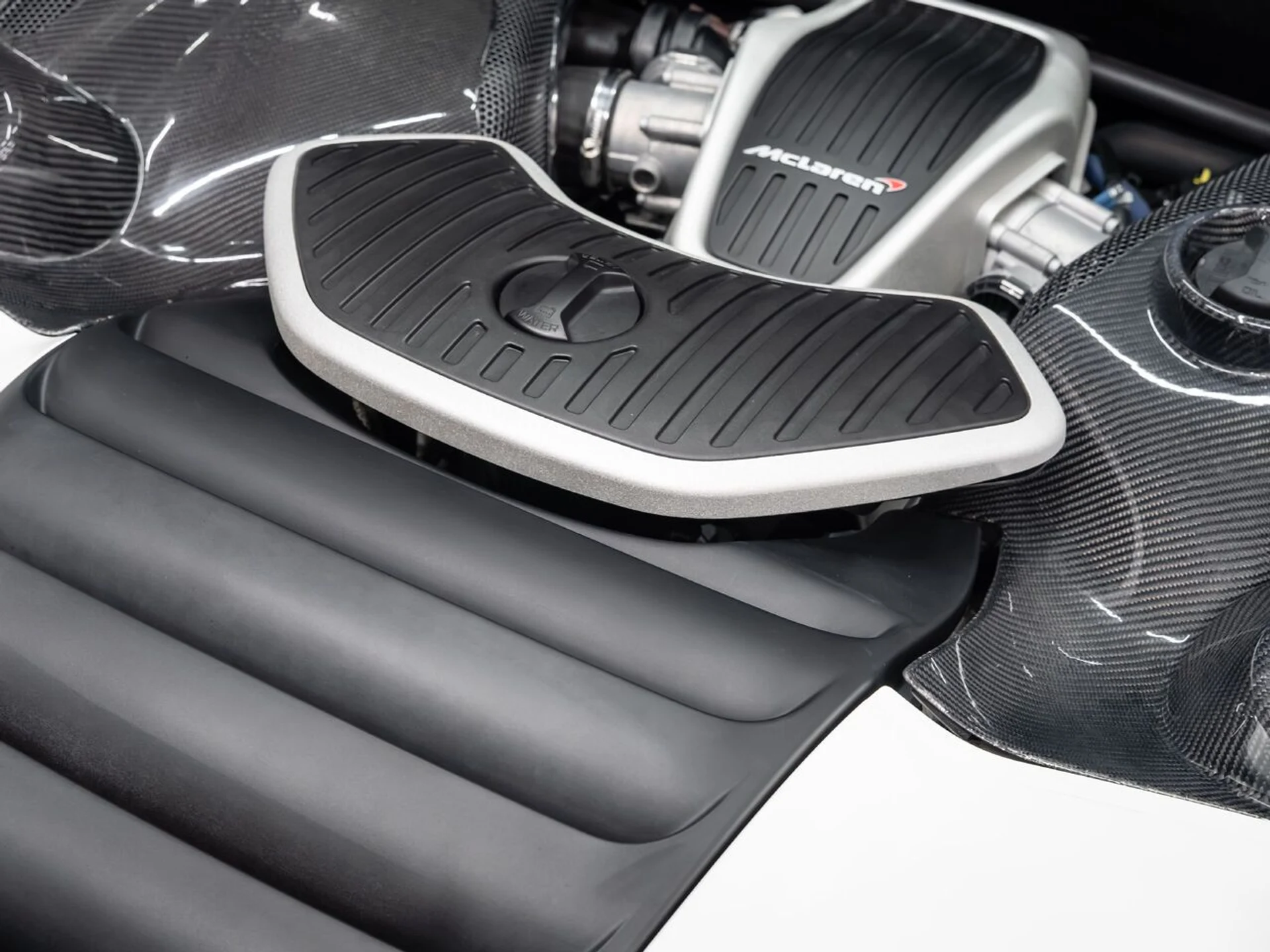mph121_2170019158_mclaren_mp4_12c_2012_55dcbfbb87