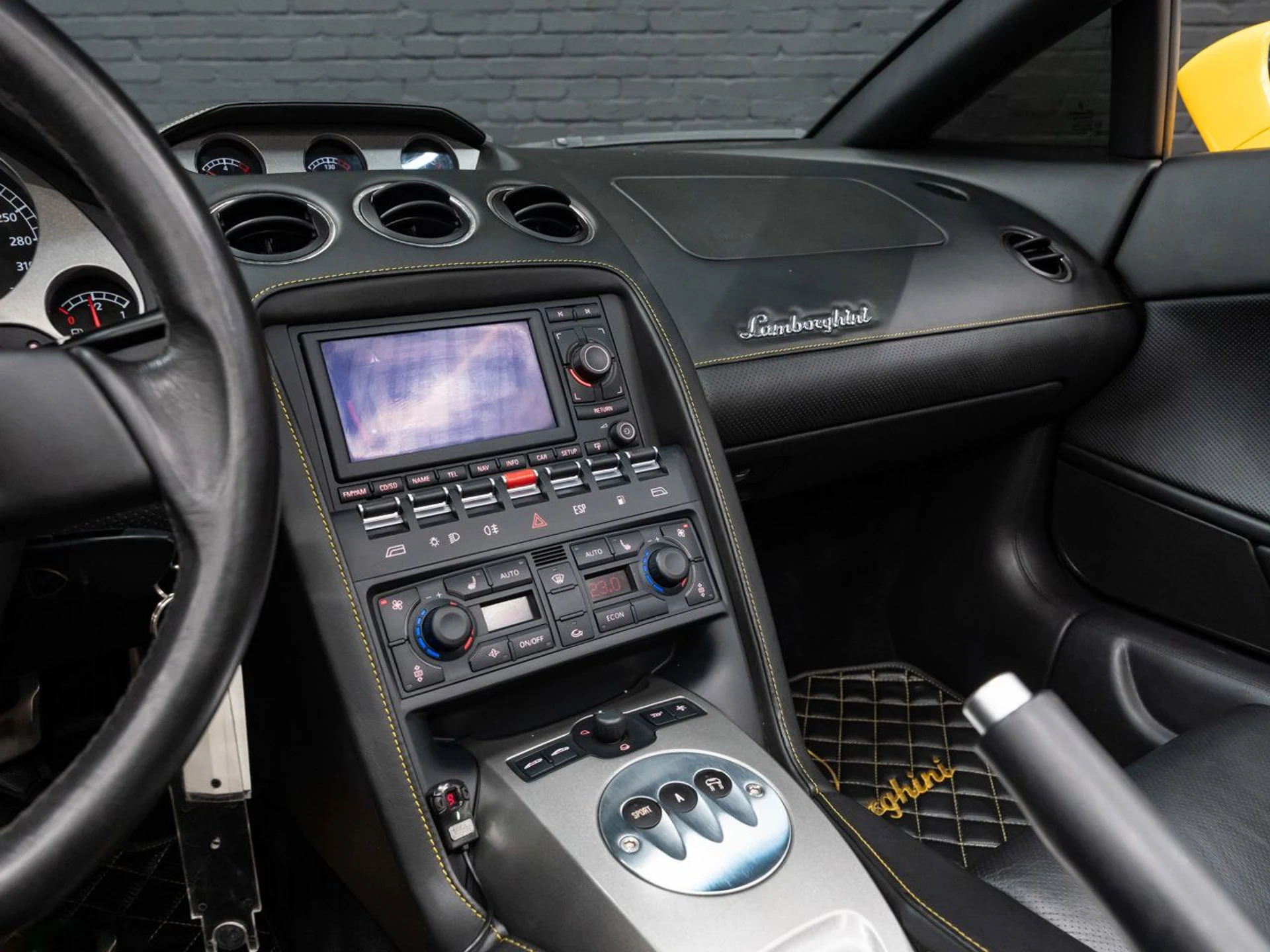 mph121_2369254596_lamborghini_gallardo_2006_ced7d1b57f