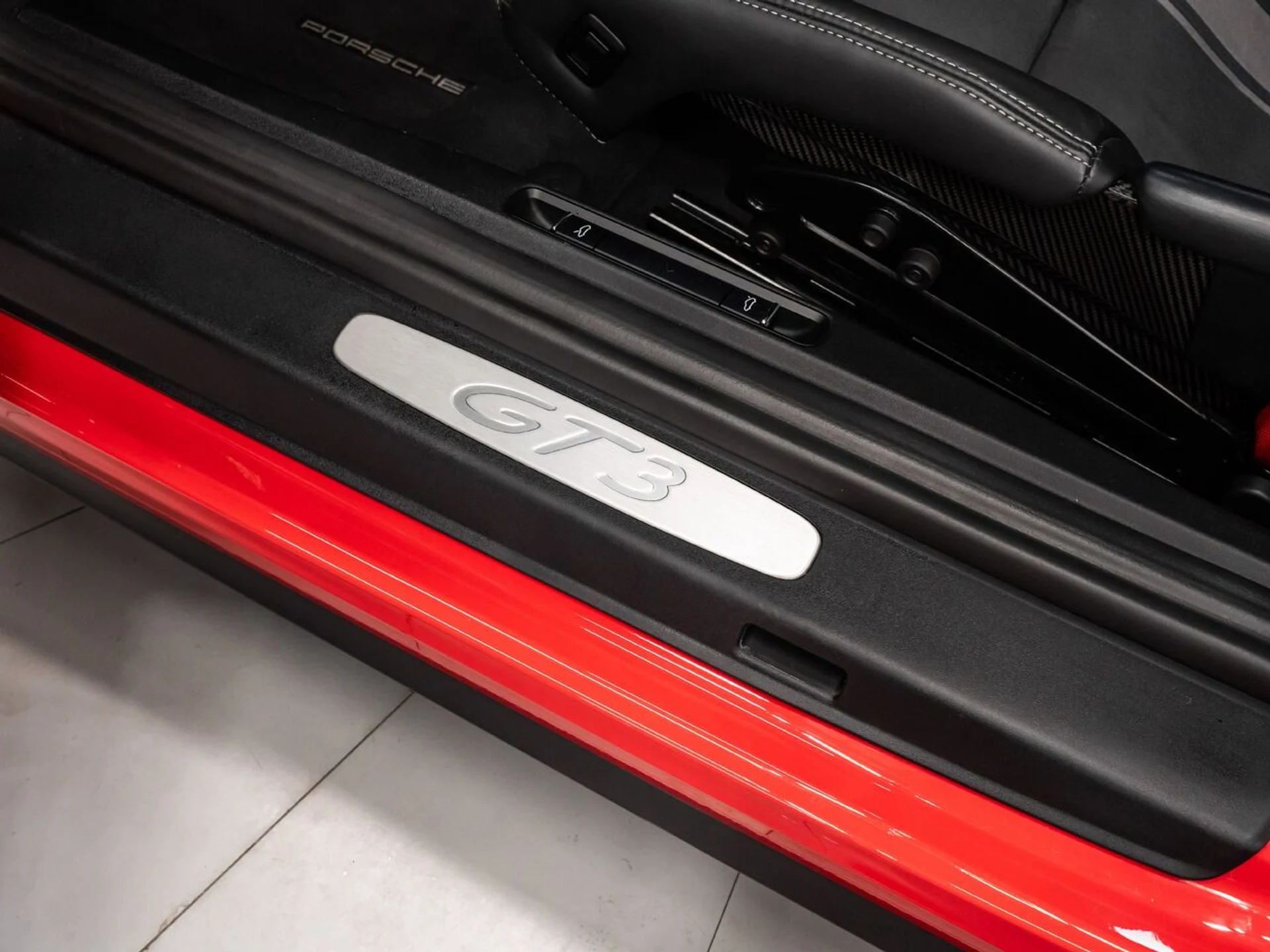 mph121_3034725112_porsche_911_2018_d8fb513272