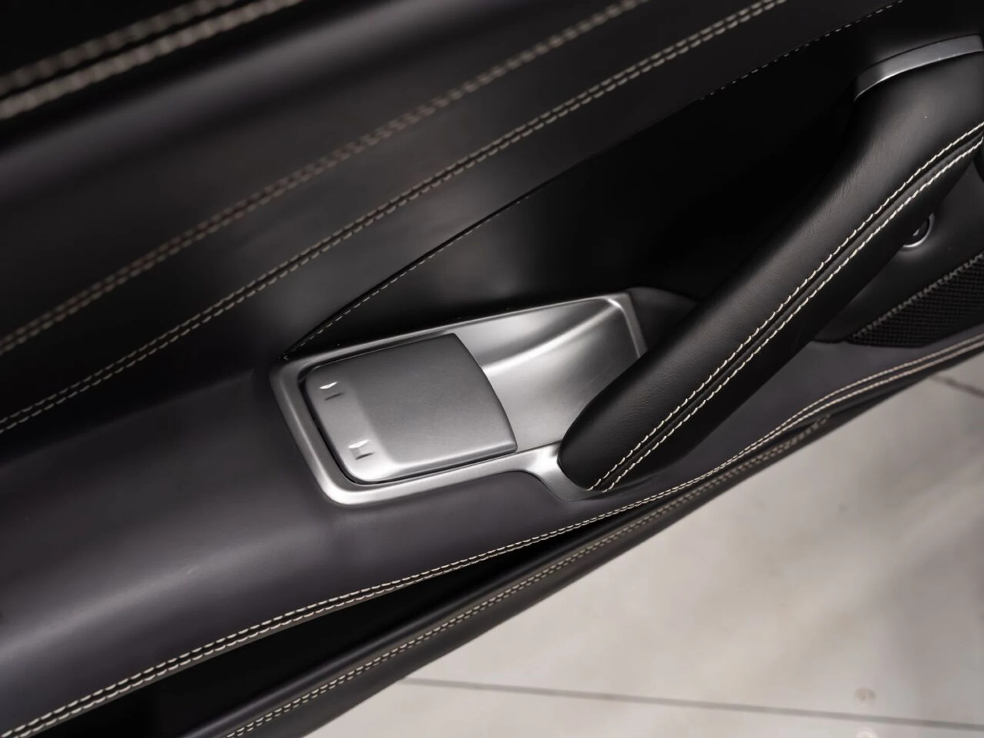 mph121_412247126_ferrari_california_2015_5f352b2433