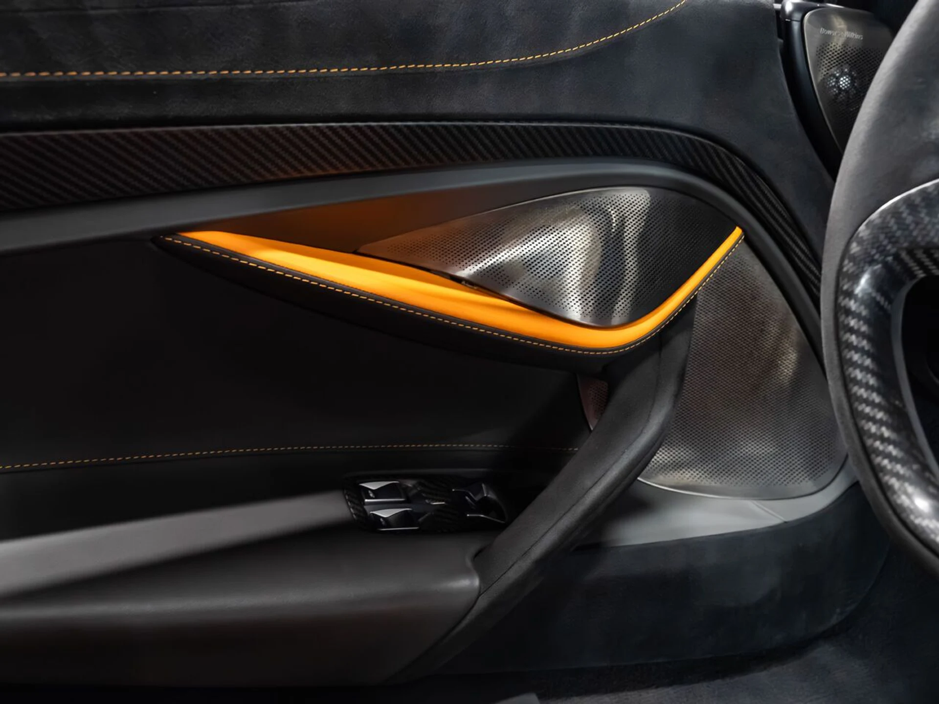 mph121_936402037_mclaren_720s_2018_7f1c435f47